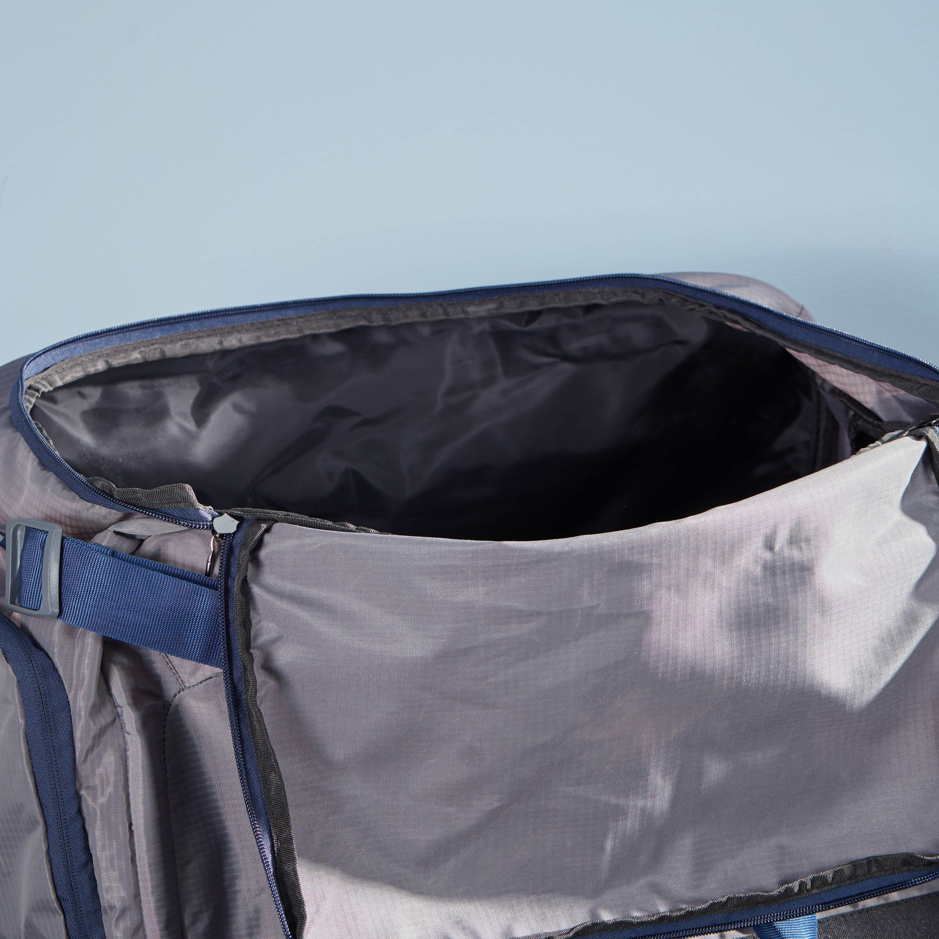 شنطة دافل بطبعات من أكرتيك-hbxdecorandfurnishings-travelaccessories-bagsandbackpacks-image-3