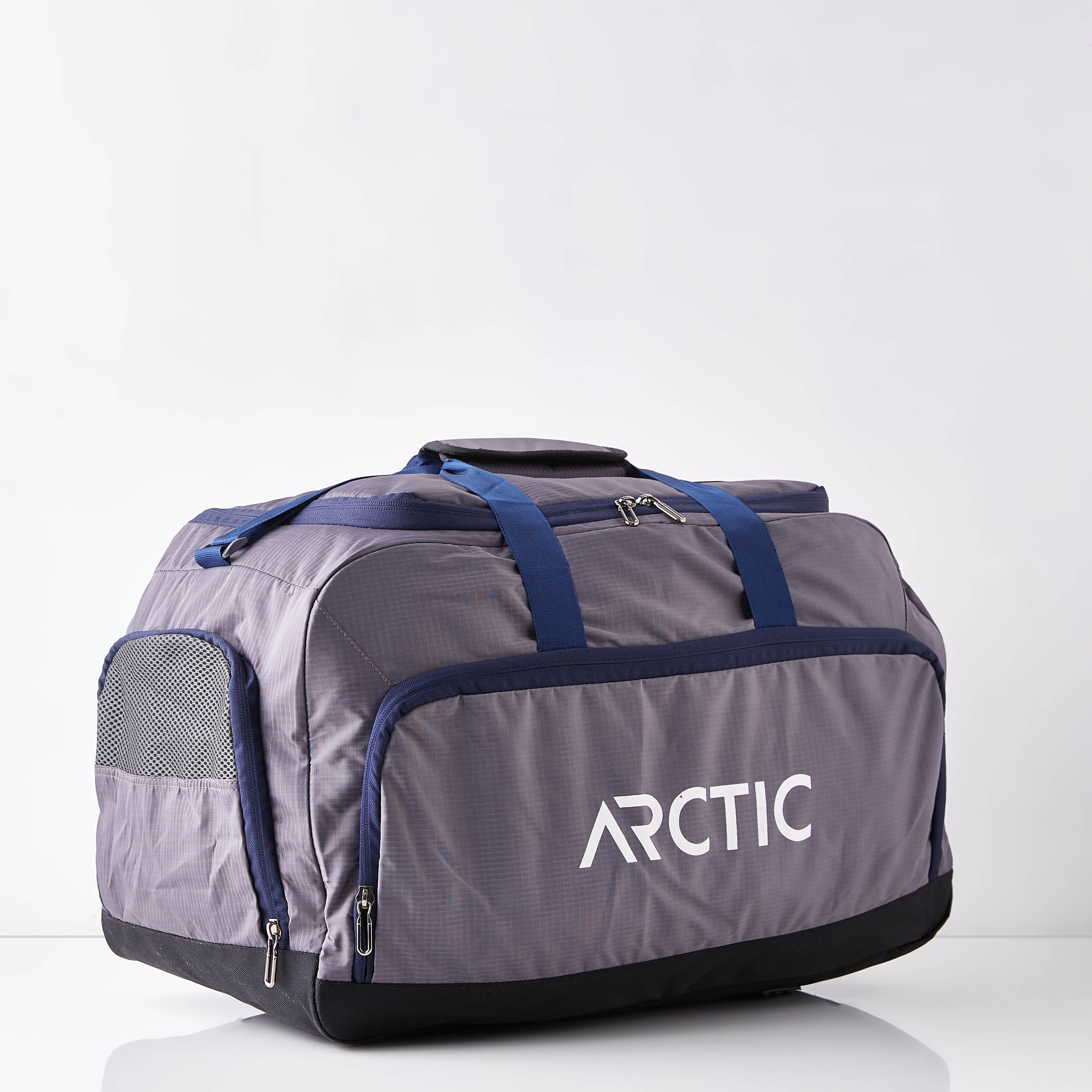 شنطة دافل بطبعات من أكرتيك-hbxdecorandfurnishings-travelaccessories-bagsandbackpacks-image-5