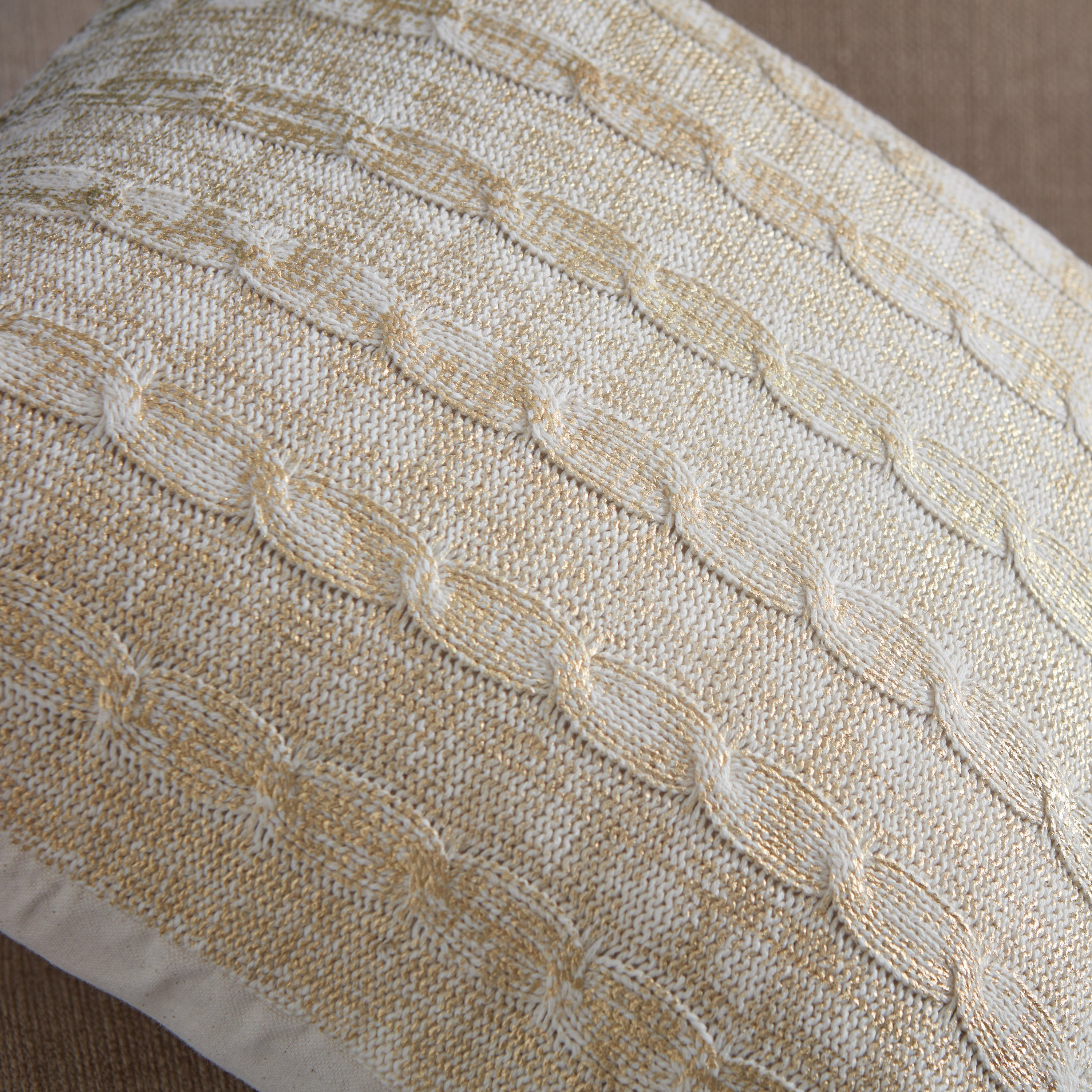 غطاء وسادة بغرز متداخلة وطبعات رقائق معدنية من جافين - 40x40 سم-hbxhomeware-cushionsandcovers-cushioncovers-image-2