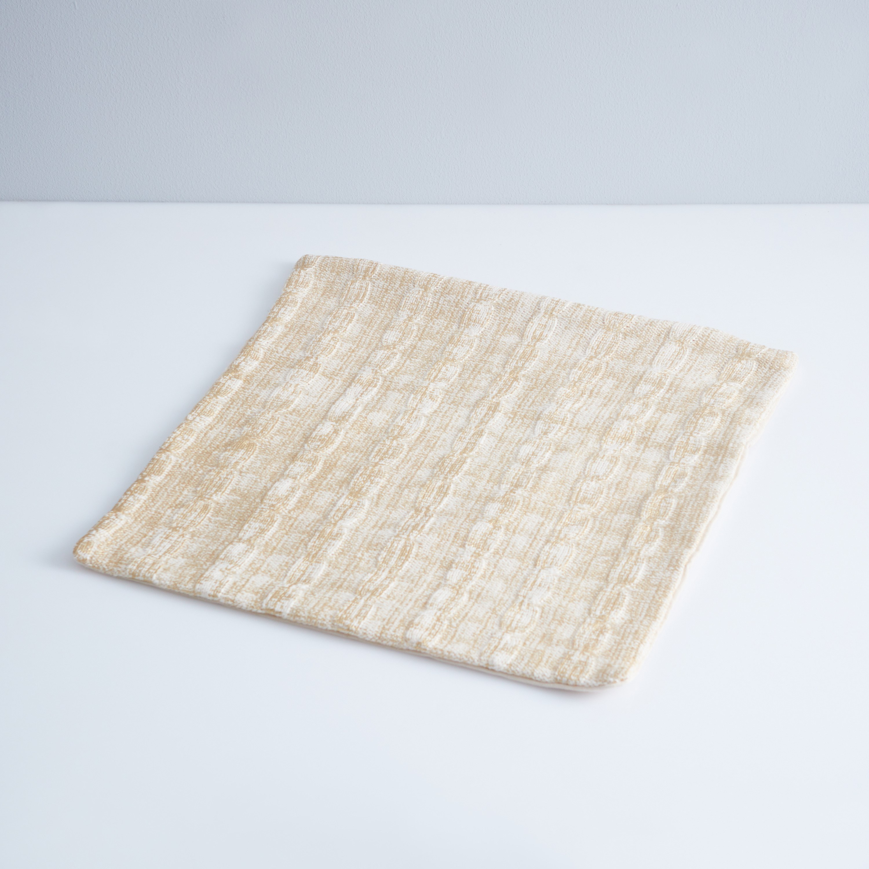 غطاء وسادة بغرز متداخلة وطبعات رقائق معدنية من جافين - 40x40 سم-hbxhomeware-cushionsandcovers-cushioncovers-image-4