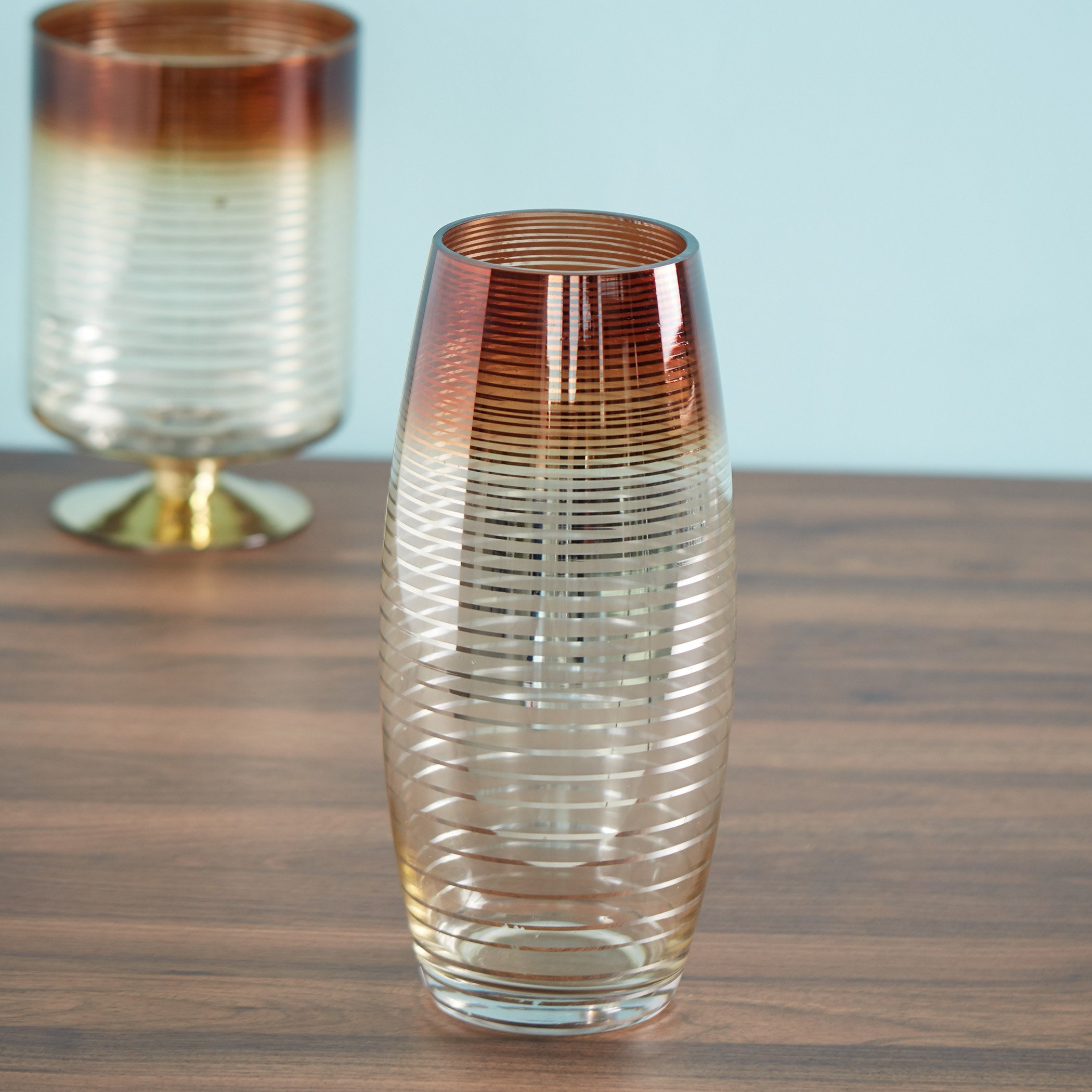 مزهرية زجاجية مخططة من ألفيا-hbxbedroom-decorandaccessories-vases-image-2