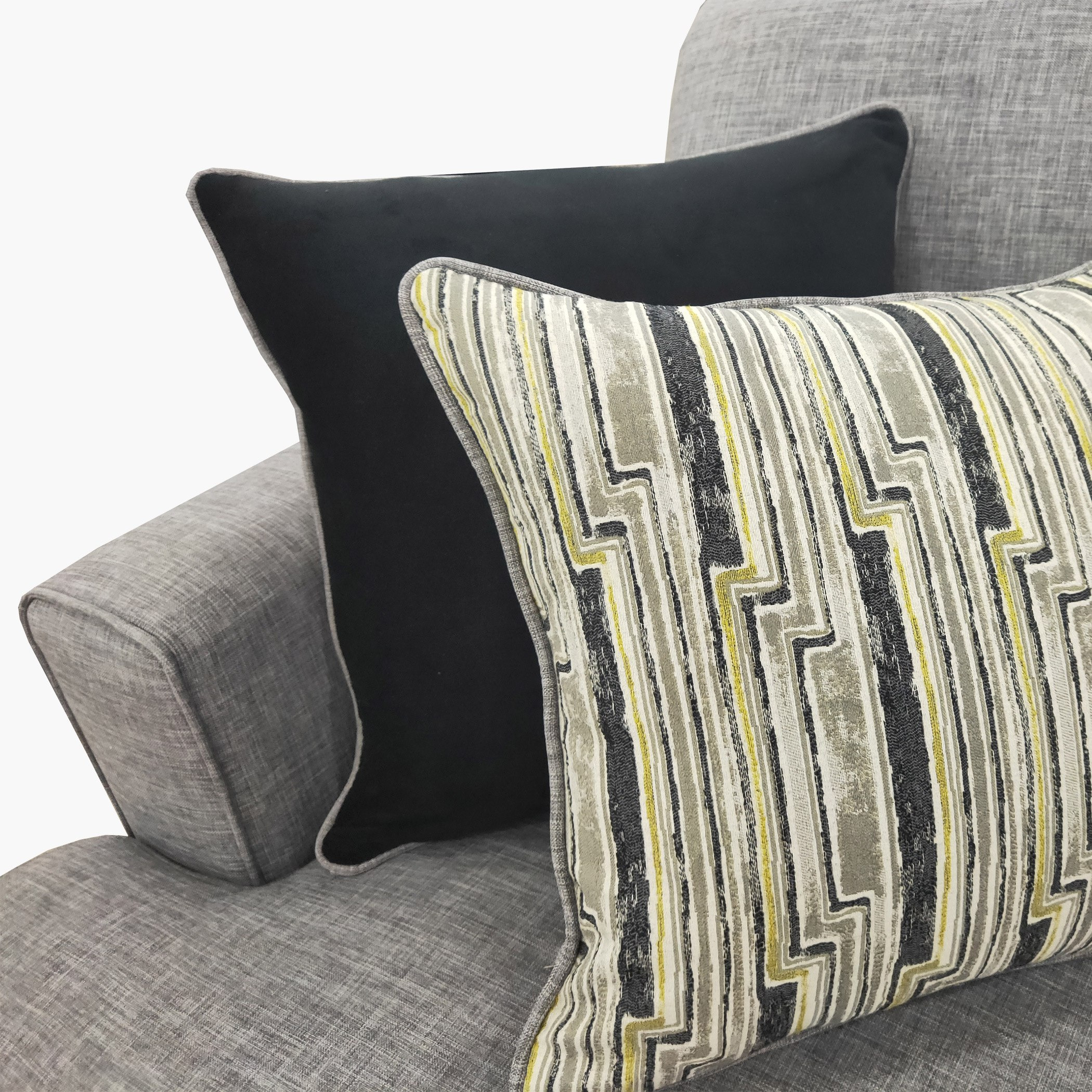 كنبة بثلاثة مقاعد ووسائد مبعثرة من بورشام-hbxlivingroom-sofasandarmchairs-sofas-image-4