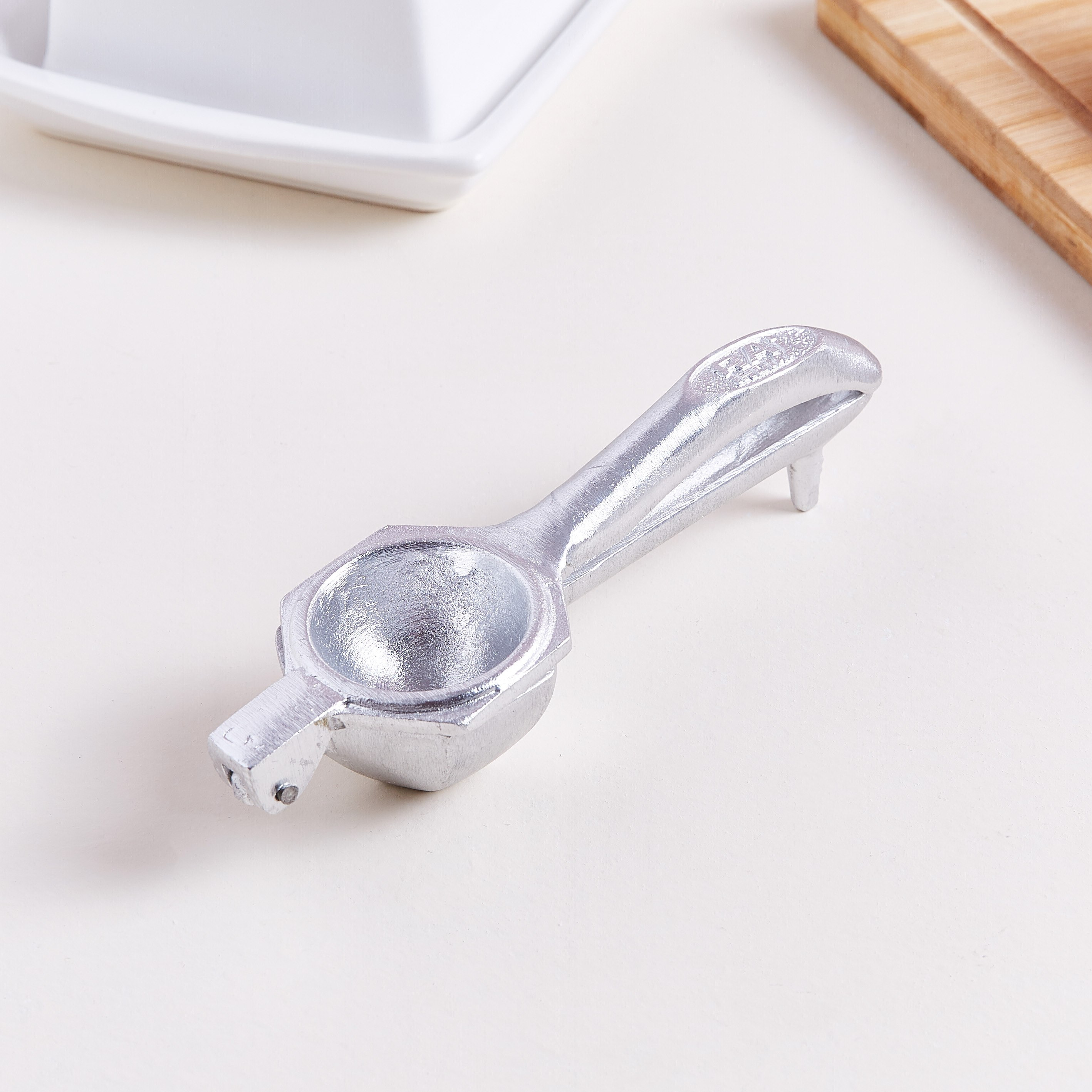 عصارة ليمون ألومنيوم-hbxhomeware-hbxkitchen-image-2