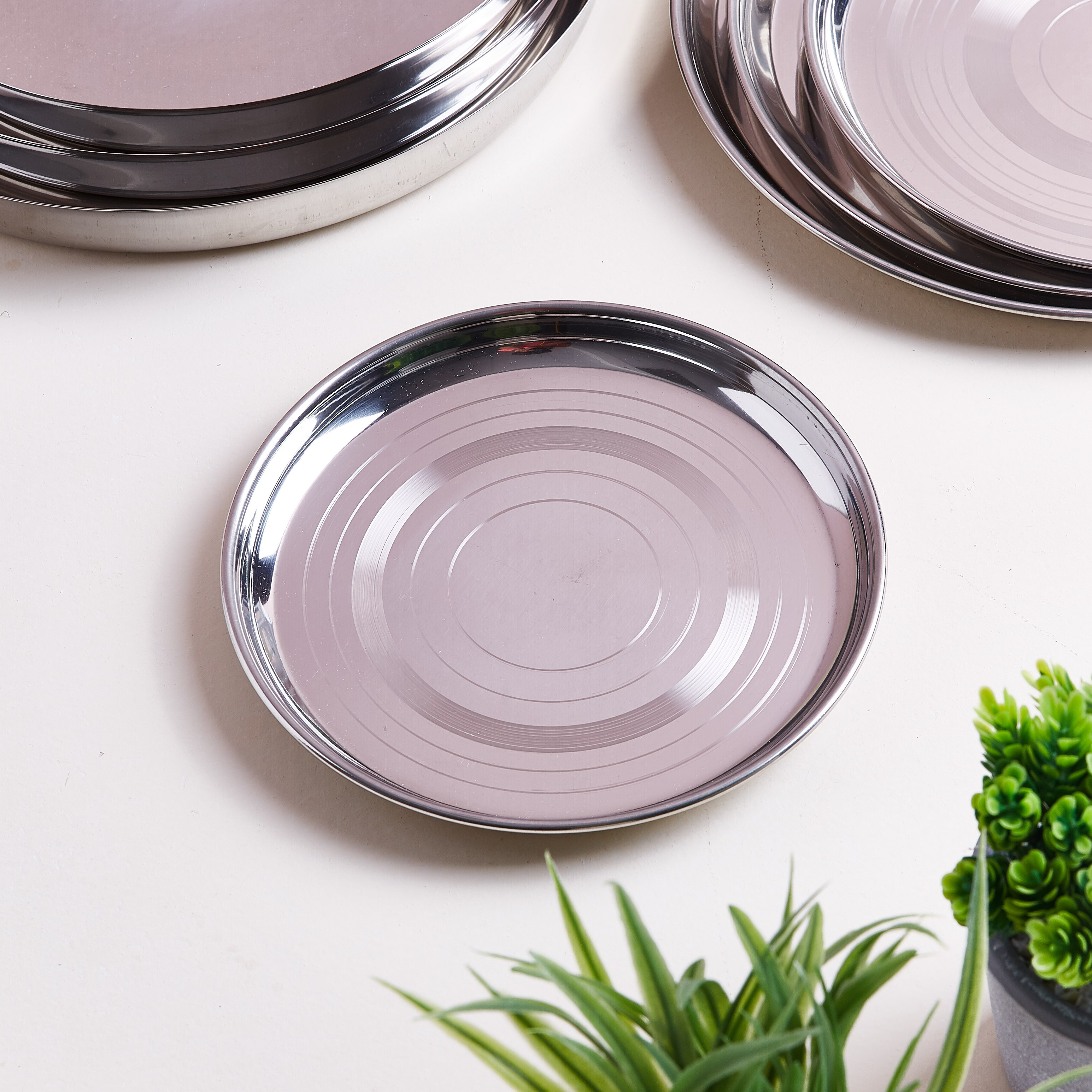صحن ستانلس ستيل من فيونا - 18 سم-hbxdecorandfurnishings-tabletop-crockery-image-1