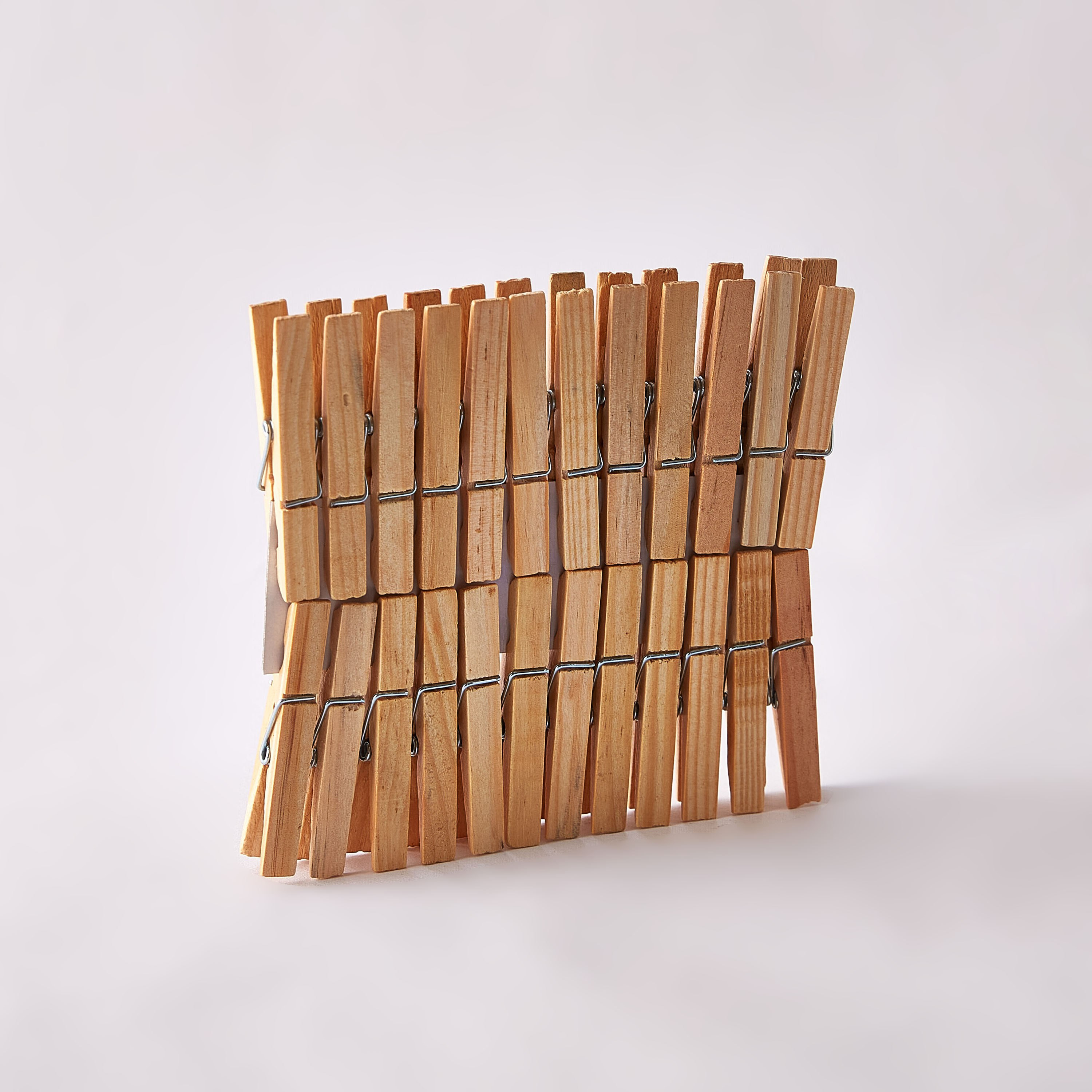مشابك ملابس خشبية من إلينا - طقم من ٢٤ قطعة-hbxhomeware-bathandlaundry-clothesdryingracks-image-4