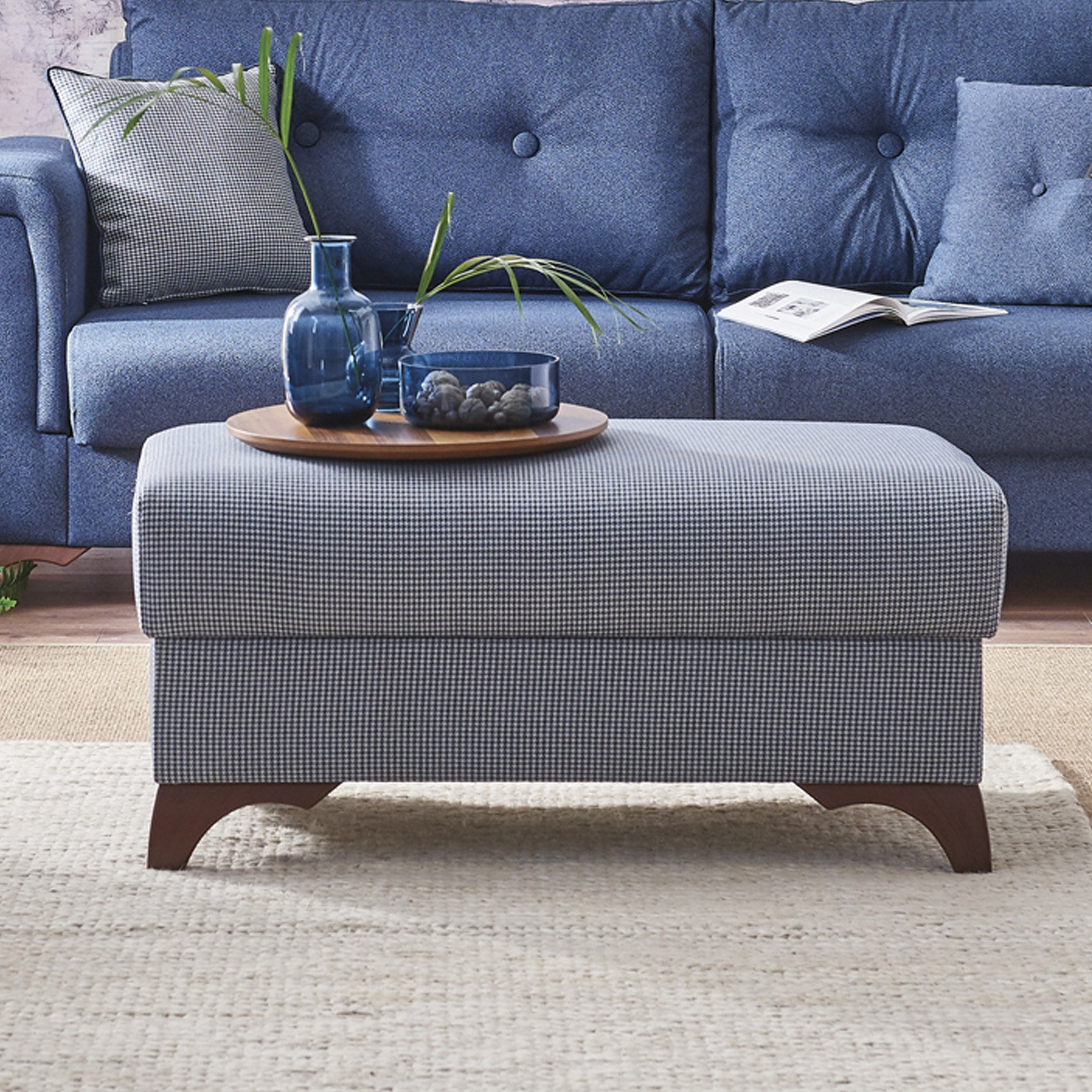 مسند قدم كاروهات من جيرونا-hbxlivingroom-sofasandarmchairs-ottomansandfootstools-image-1