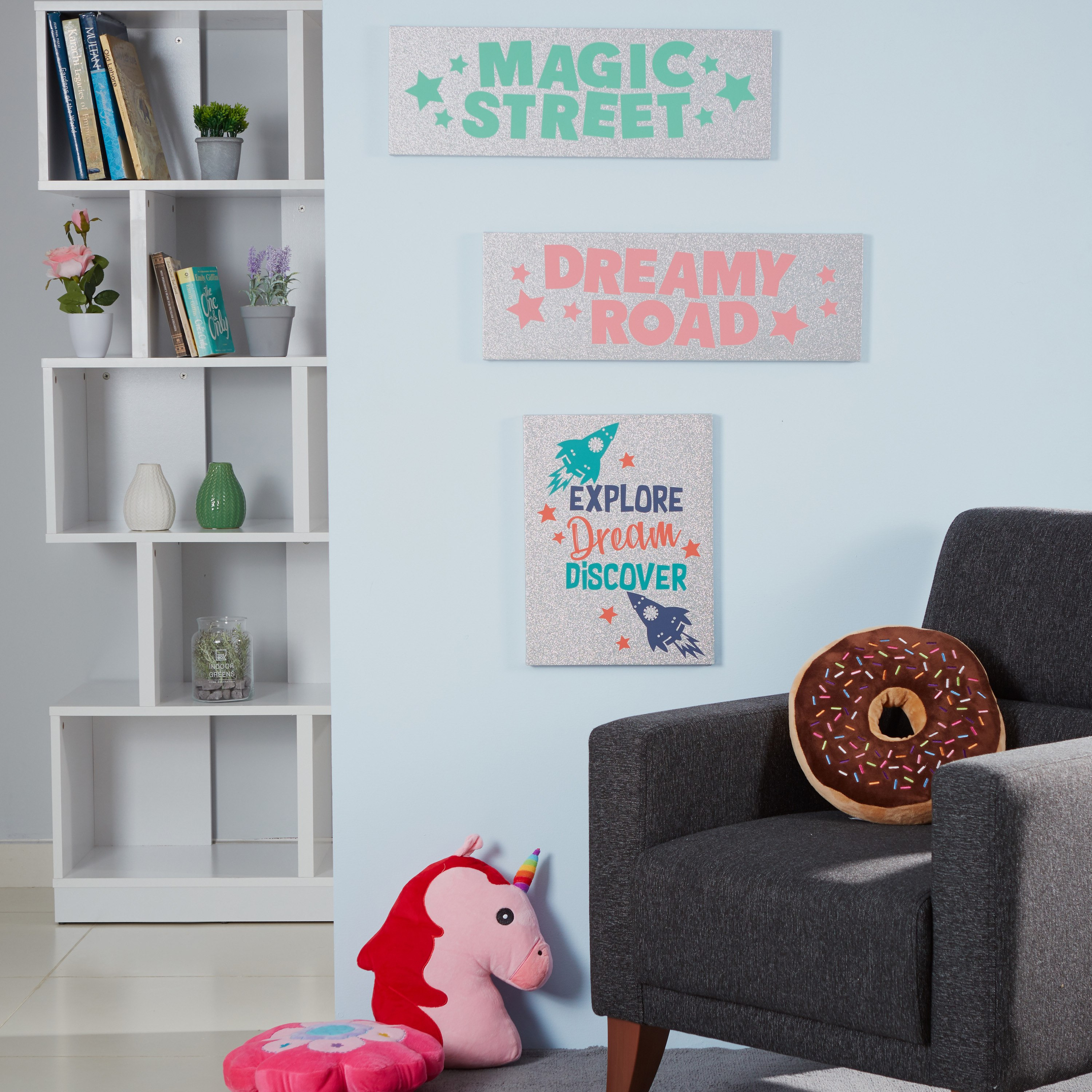 لوحة كانفاس بطبعات دريمي راود بتفاصيل جليتر-hbxhomeware-hbxkidsandyouth-image-4