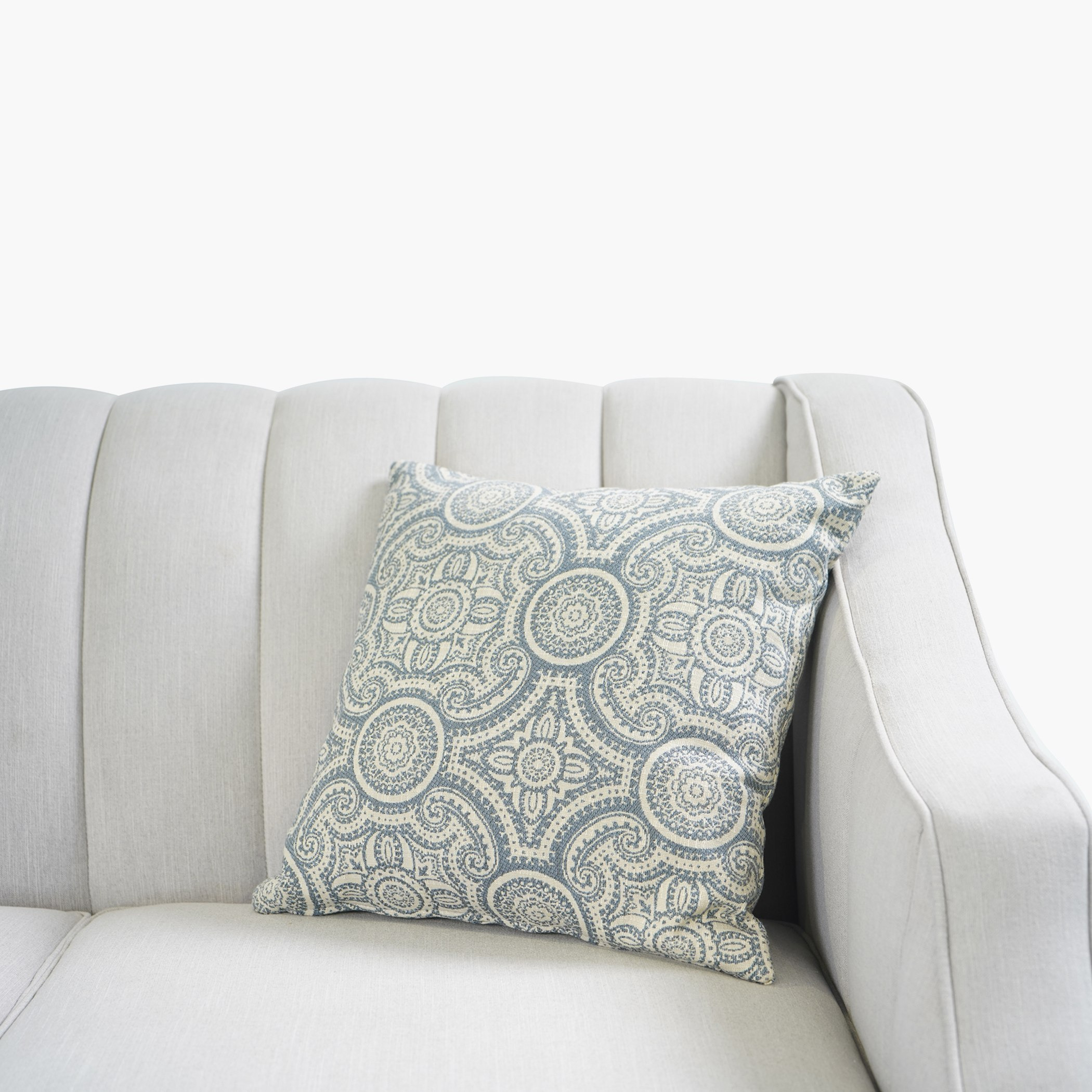 كنبة قماشيّة 3 مقاعد مع وسادتين من فريدا-hbxlivingroom-sofasandarmchairs-sofas-image-5
