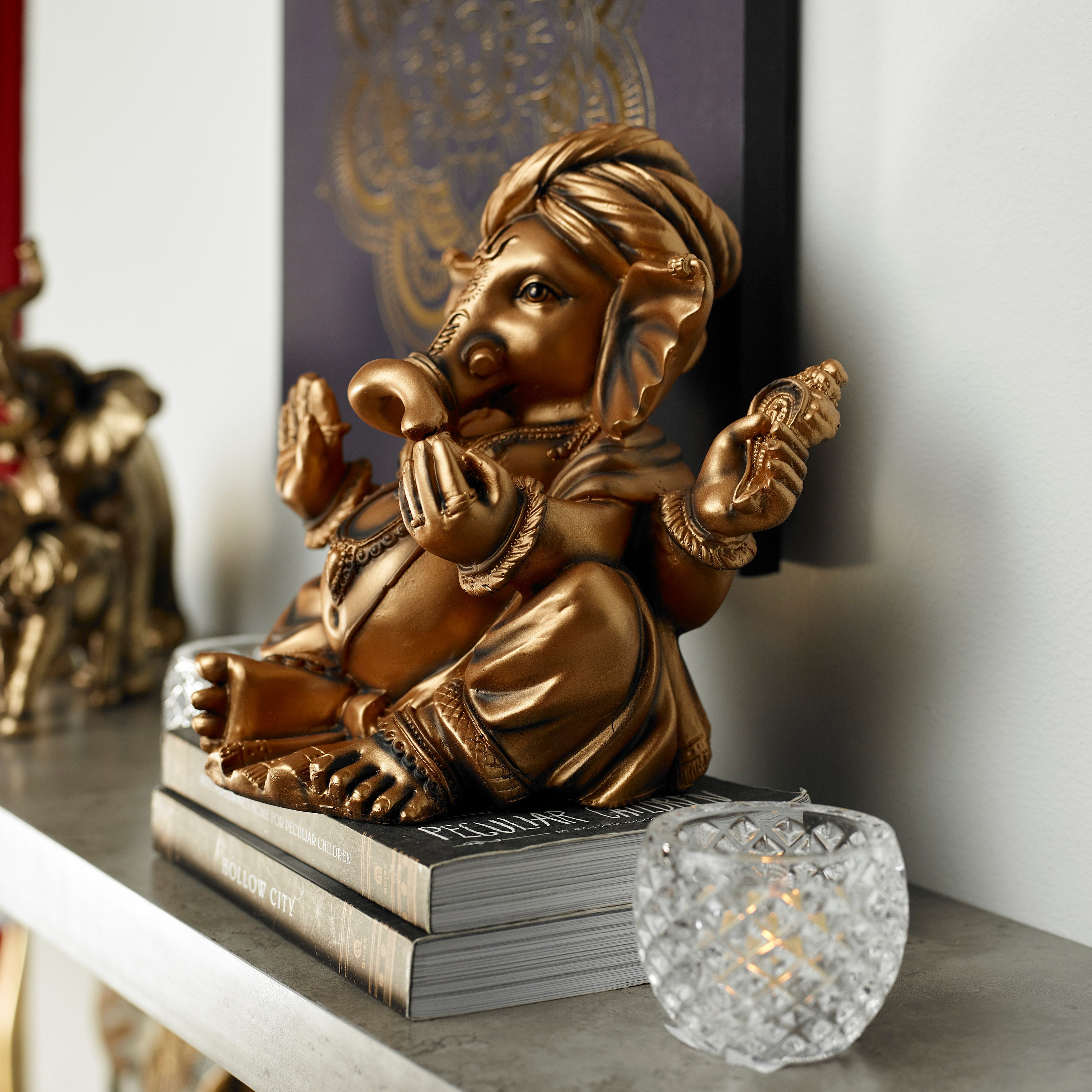 تحفة فنية شكل تمثال جوتشا-hbxhomeware-homedecor-figurinesandornaments-image-1