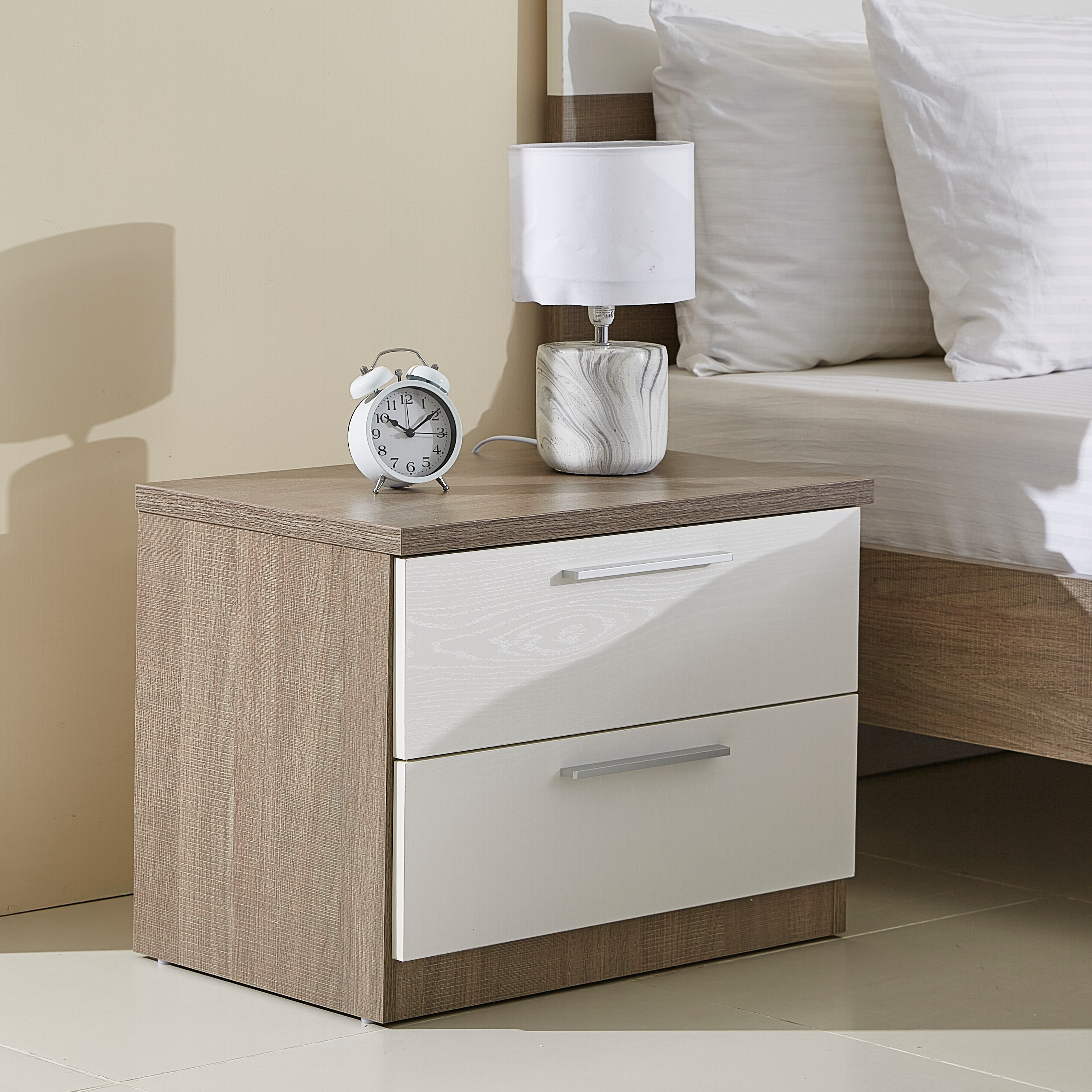 طاولة سرير جانبية بدرجين من أيرلندا-hbxkidsandyouth-nightstands-image-1
