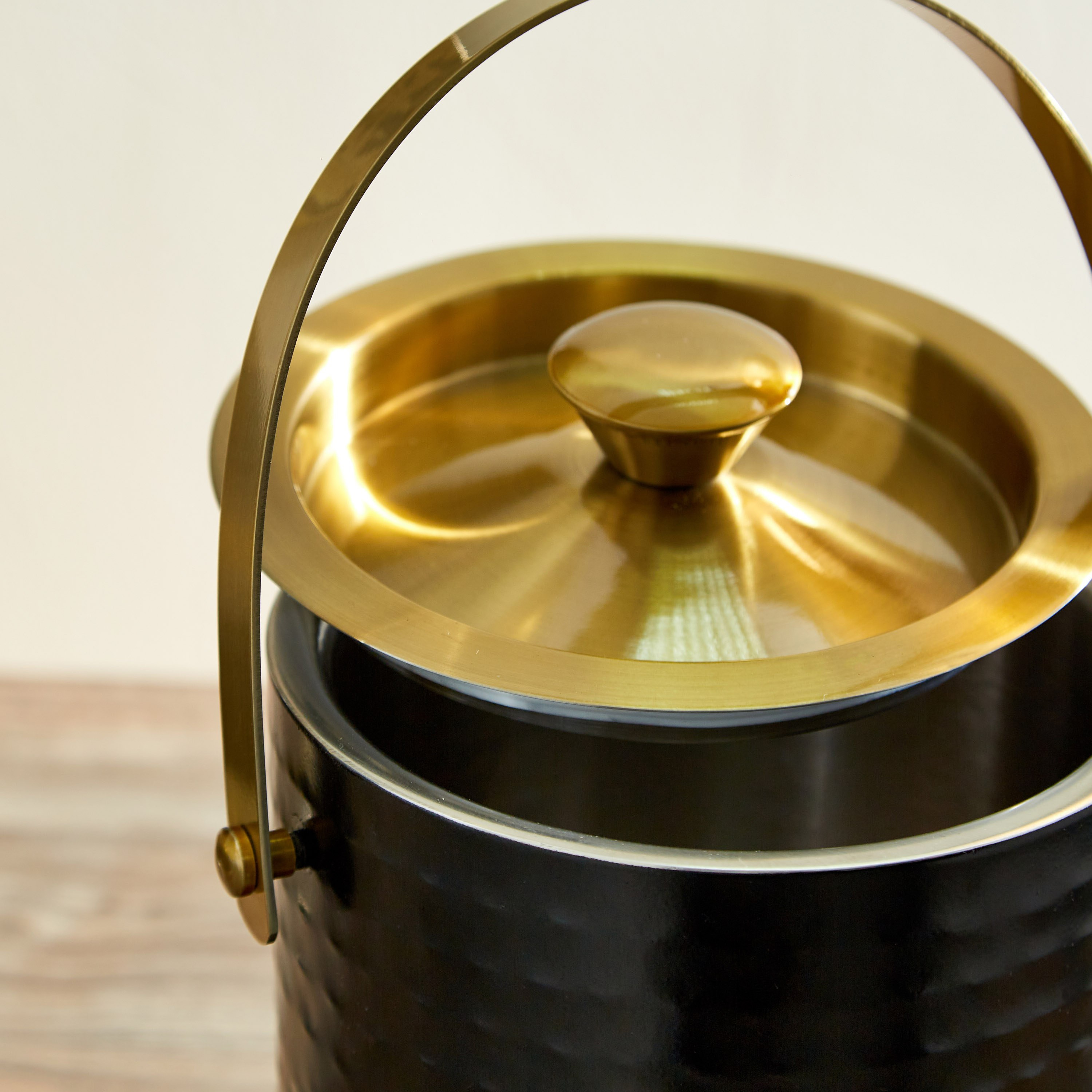 دلو ثلج ستانليس ستيل من سيليبريشن-hbxhomeware-diningandtabletop-baraccessories-image-3