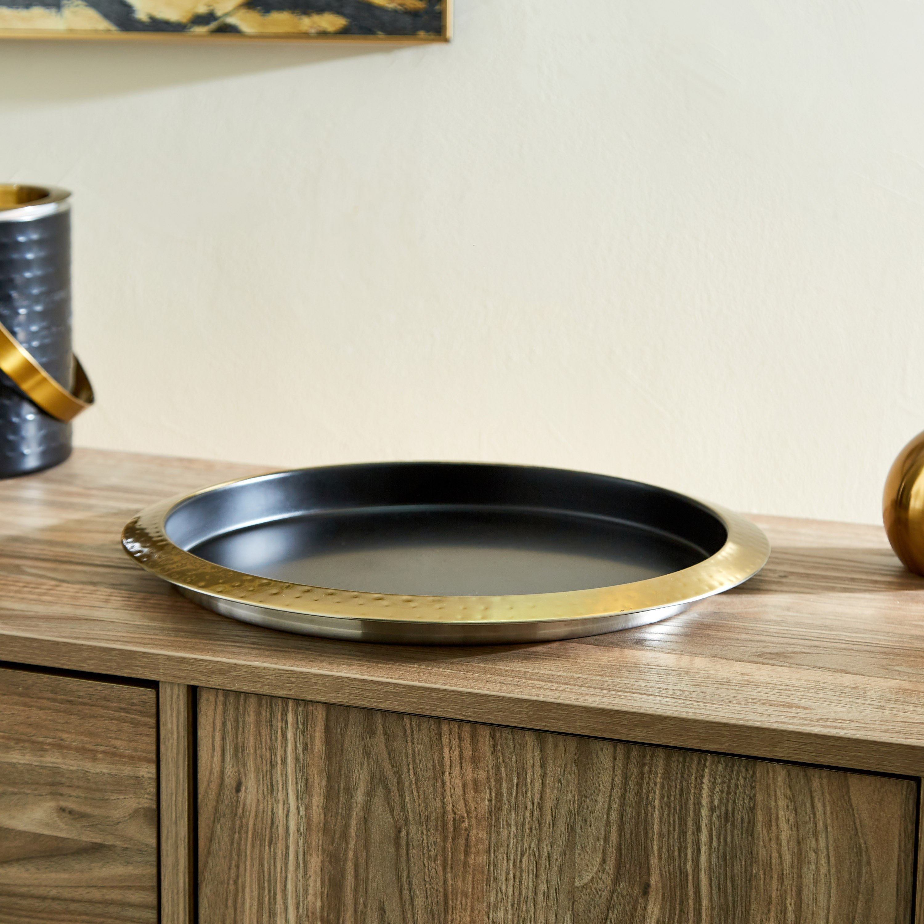 صينية مستديرة مطروقة من الستانليس ستيل من سيليبريشن - 35 سم-hbxhomeware-diningandtabletop-baraccessories-image-1