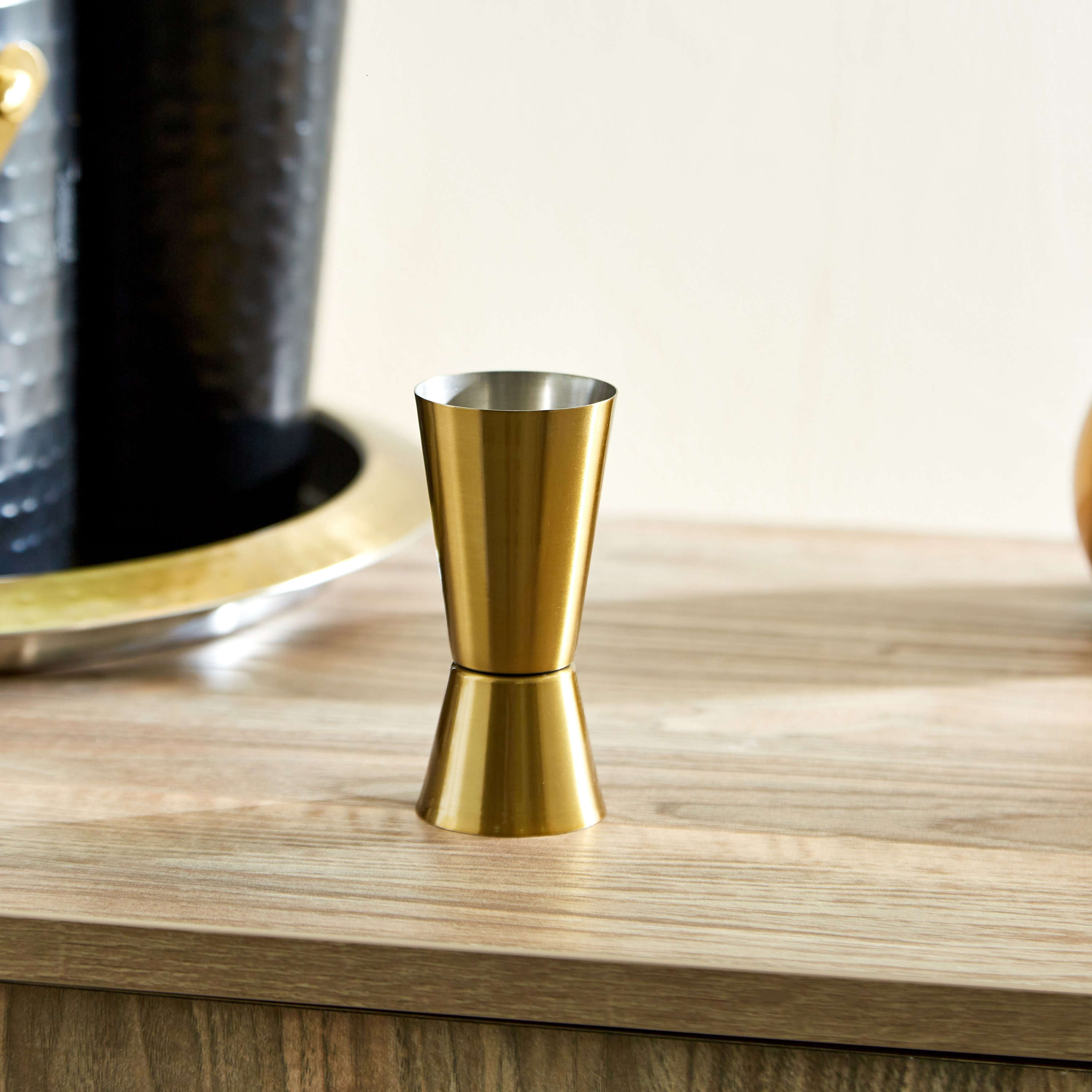 كوب قياس ستانليس ستيل من سيليبرشن-hbxhomeware-diningandtabletop-baraccessories-image-1