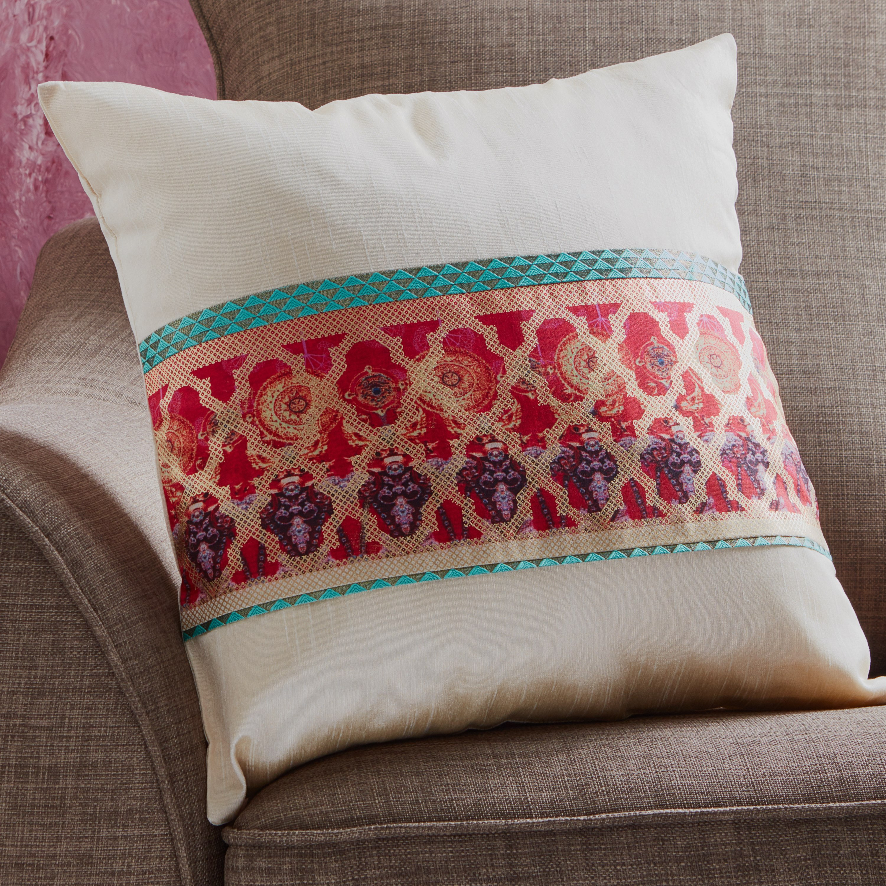 غطاء وسادة بطبعات جاكار من تريلليز- 40×40 سم-PROMO_HB_AE_B1G1_250925-image-2
