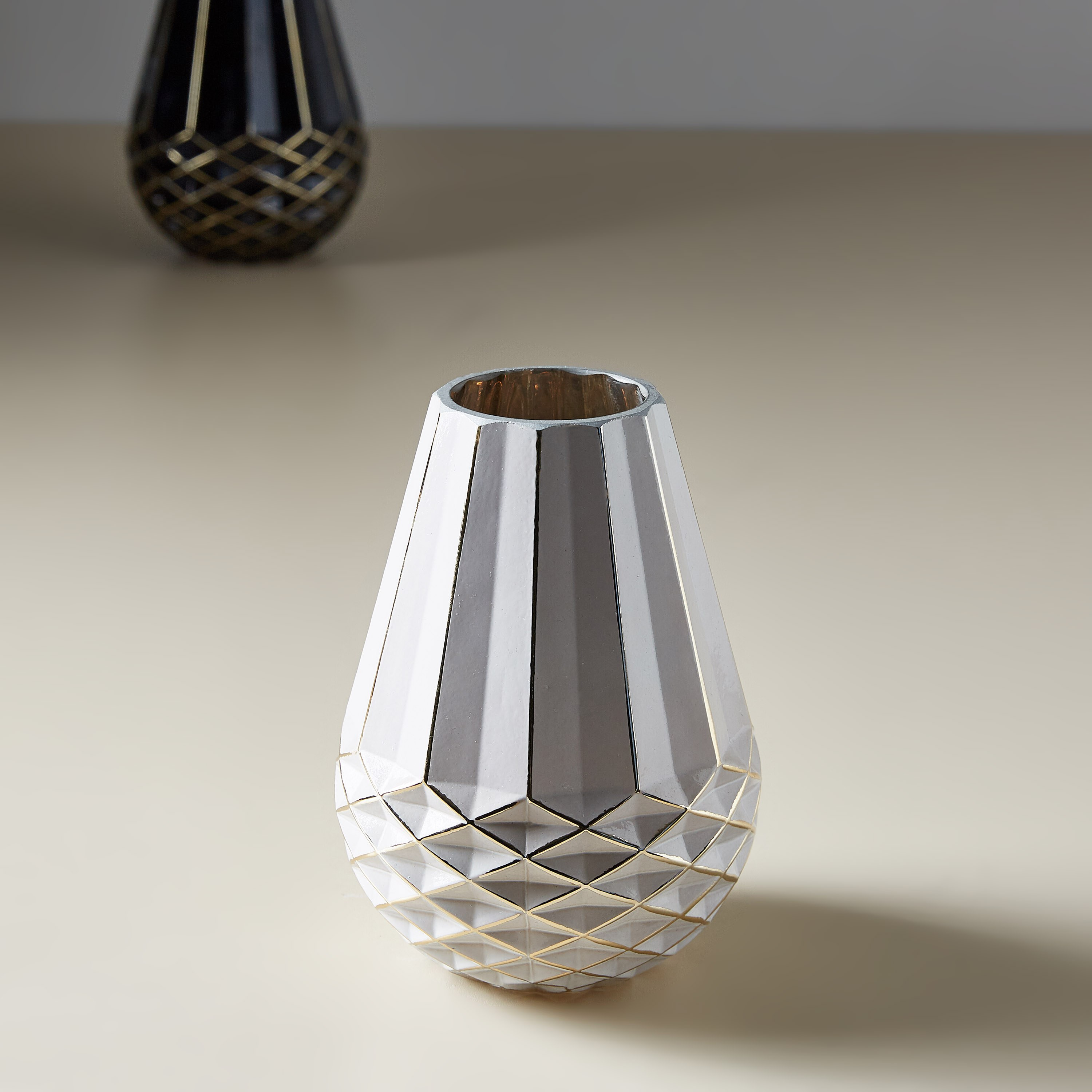 مزهرية زجاجية من سبلايم-hbxlivingroom-decorandaccessories-candleholders-image-3