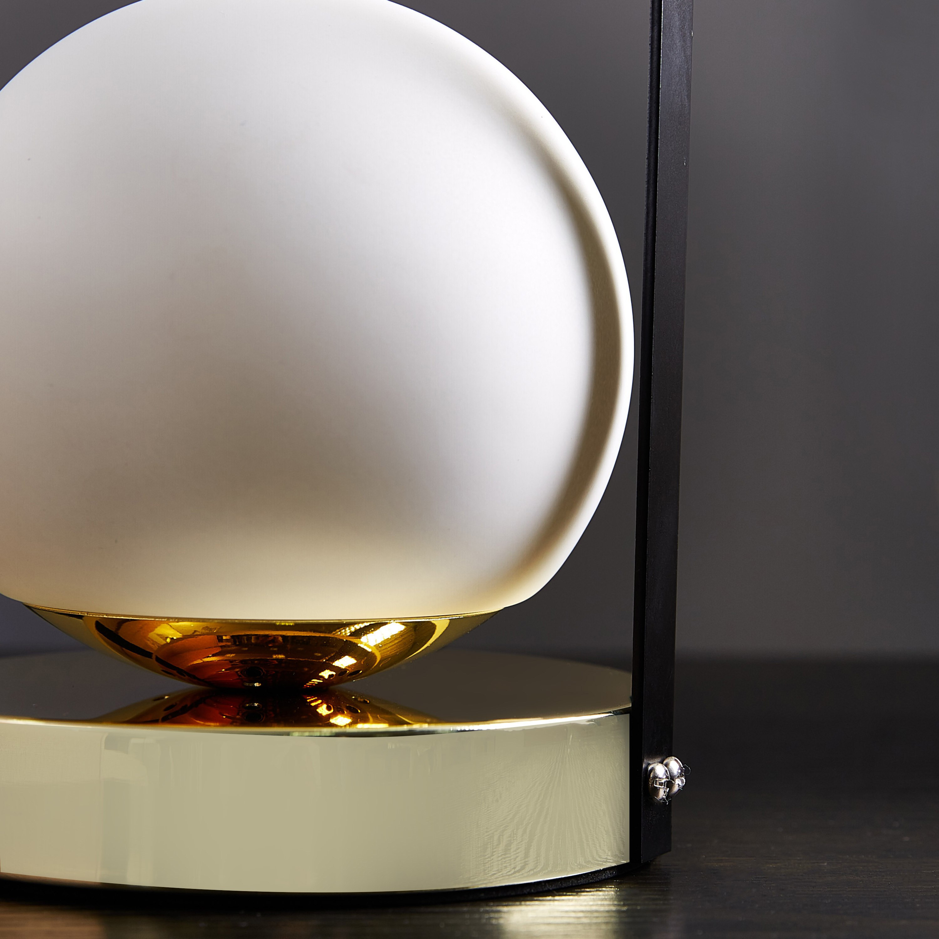 مصباح طاولة معدني من يورسا- 24 سم-hbxlivingroom-lighting-tablelamps-image-2