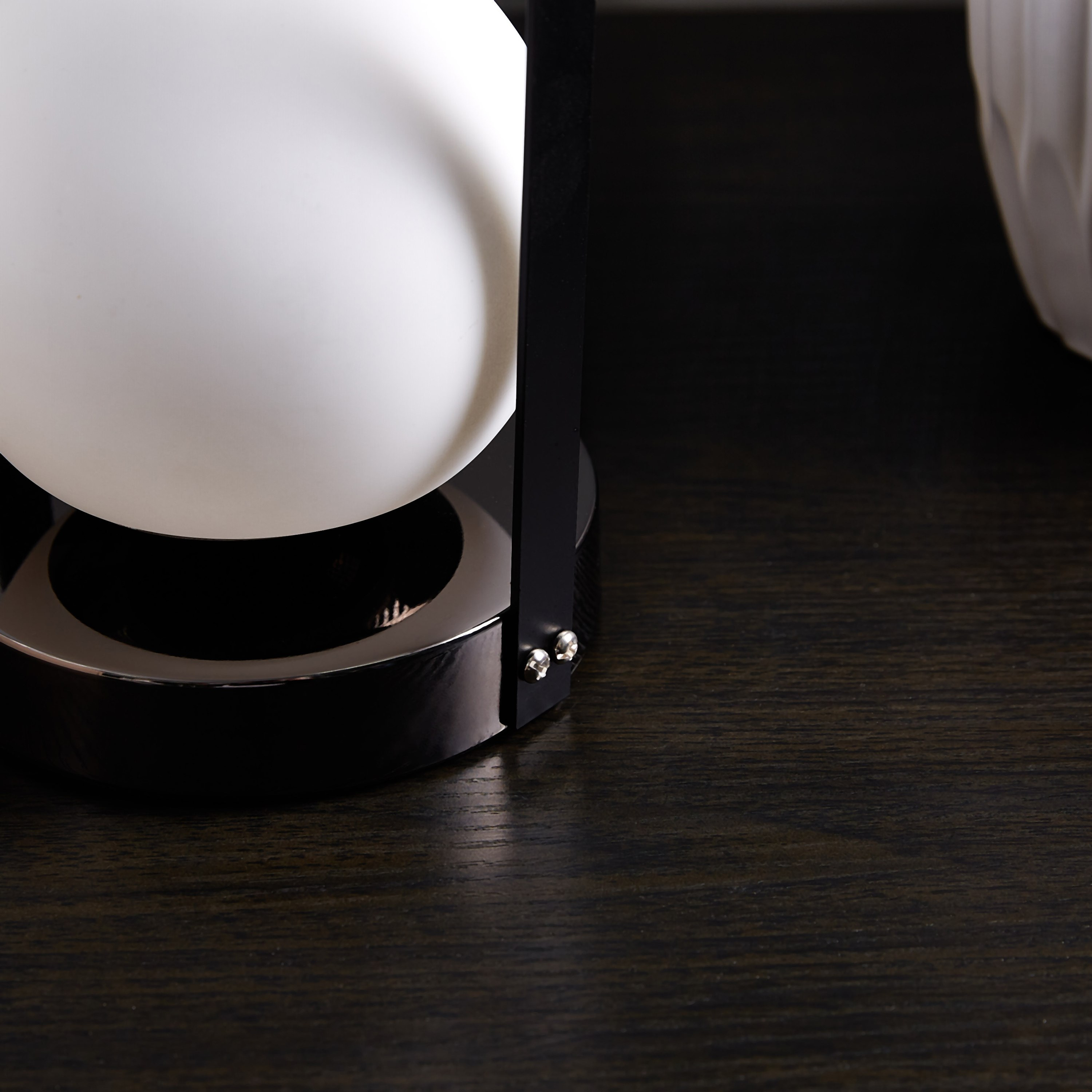 مصباح طاولة معدني من يورسا- 24 سم-hbxlivingroom-lighting-tablelamps-image-2