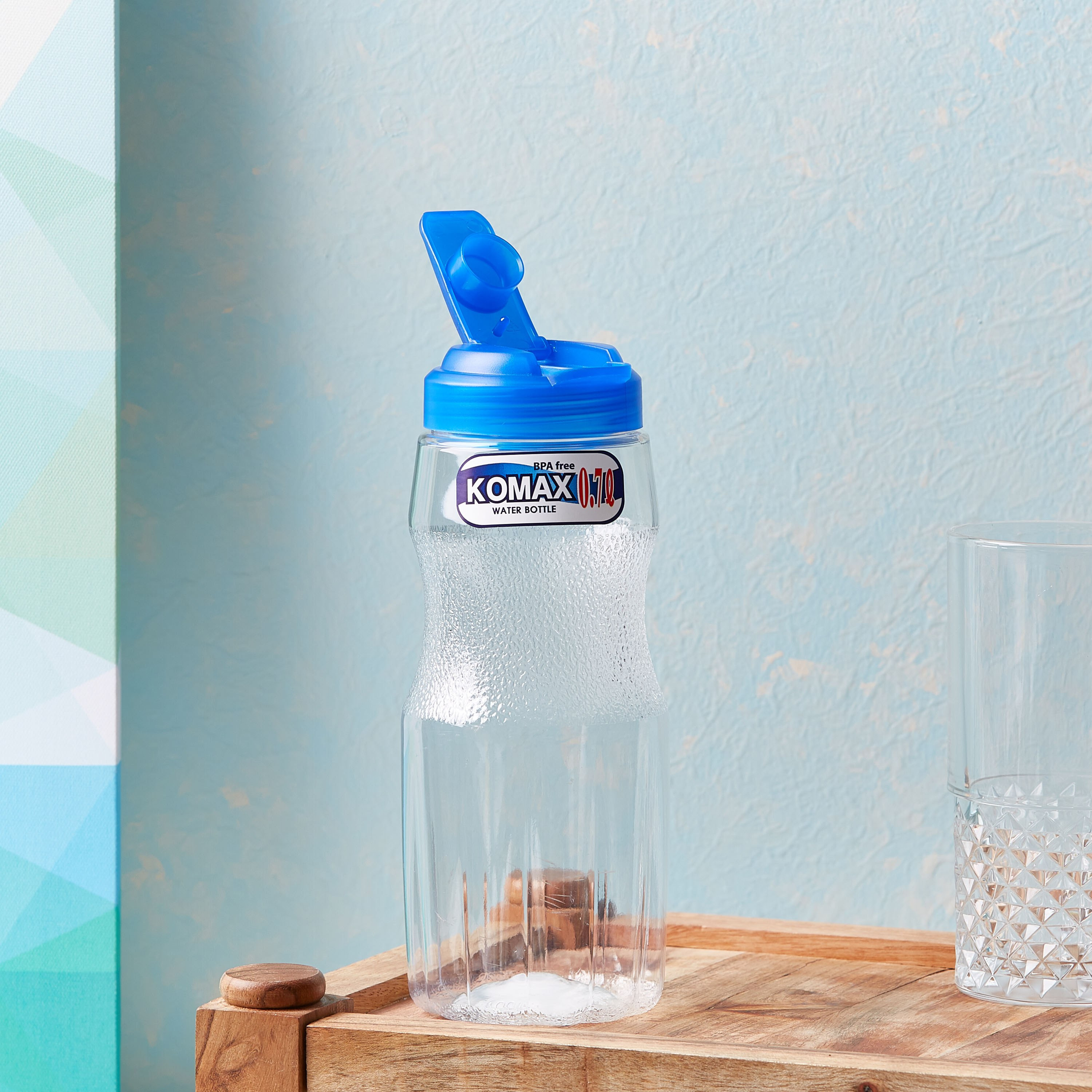 Komax Water Bottle - 700 ml-hbxhomeware-diningandtabletop-bottles-image-2