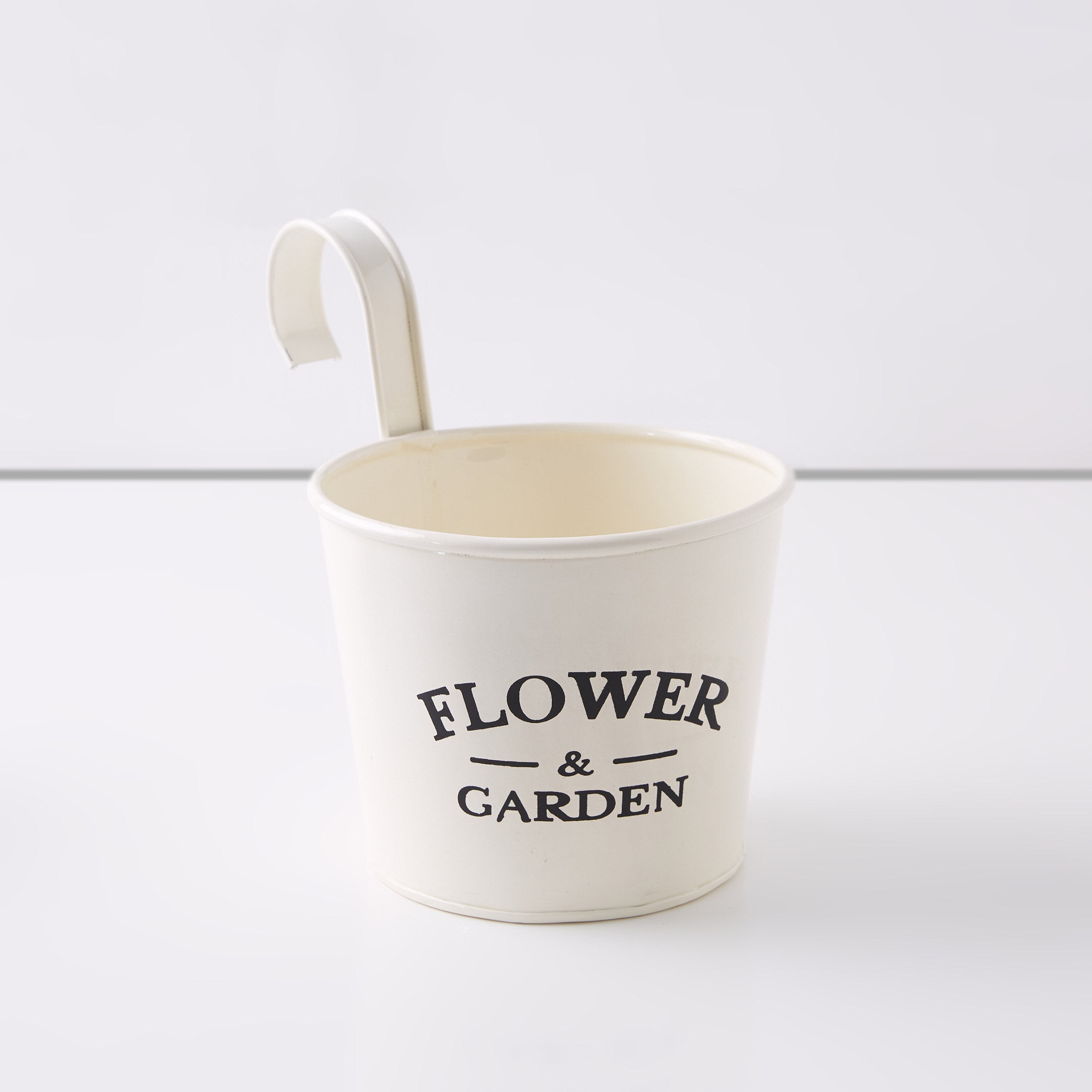 إصيص زرع معدني بتفاصيل تايبوجرافي-hbxdecorandfurnishings-homeaccessories-artificialflowersandplants-image-5