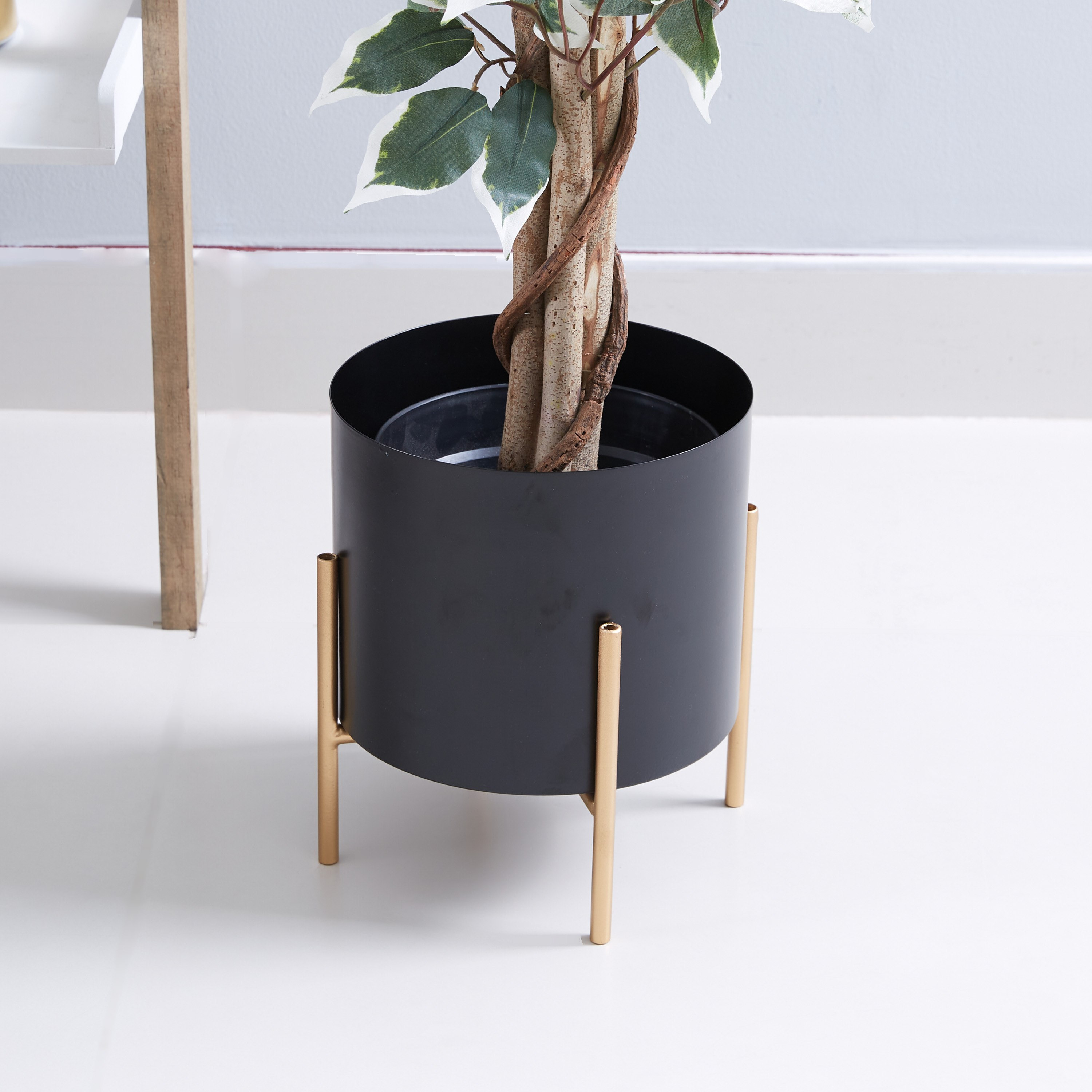 إصيص زرع معدني من زينيا-hbxdecorandfurnishings-homeaccessories-artificialflowersandplants-image-1