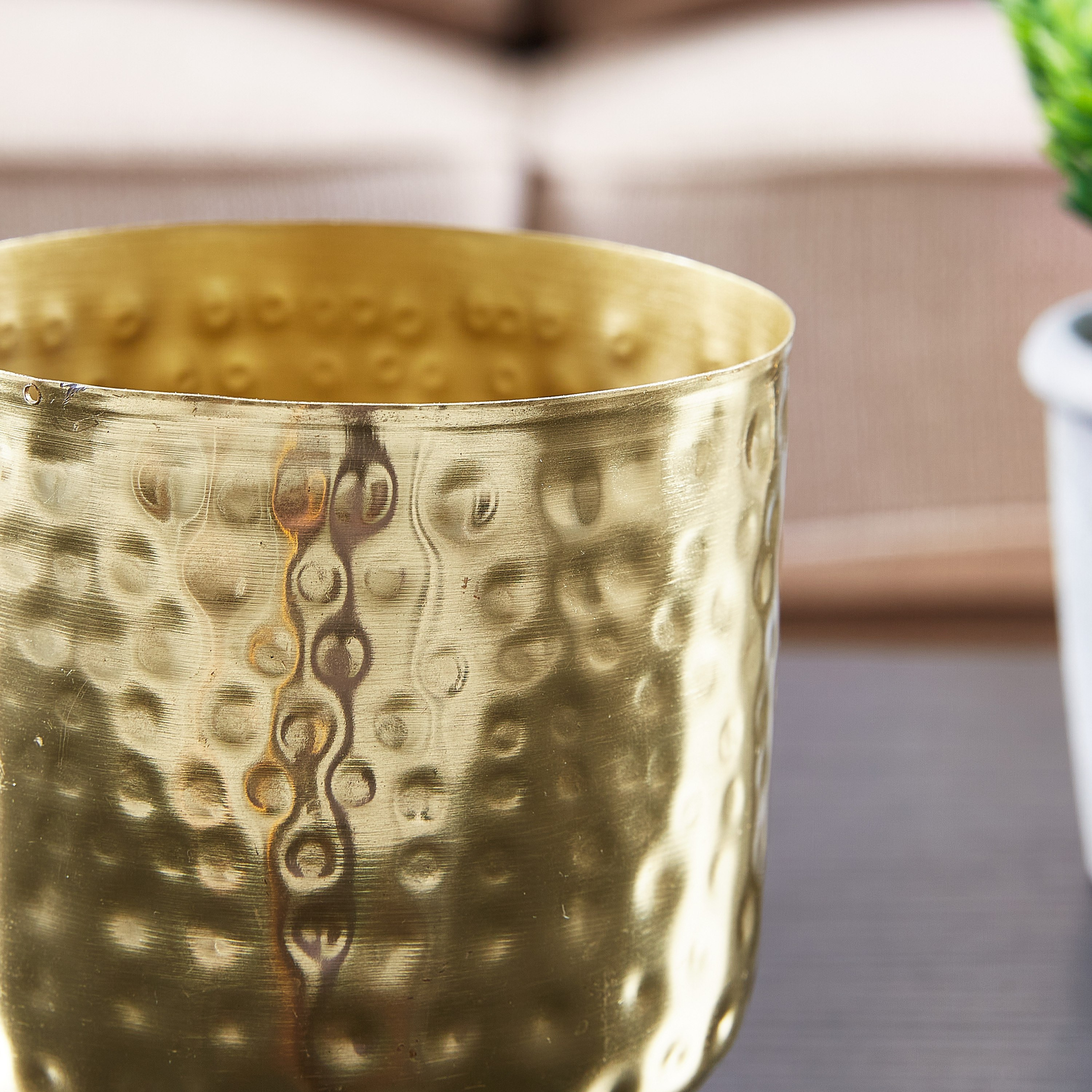 إناء زرع معدني مطروق من بوبي-hbxdecorandfurnishings-homeaccessories-artificialflowersandplants-image-2