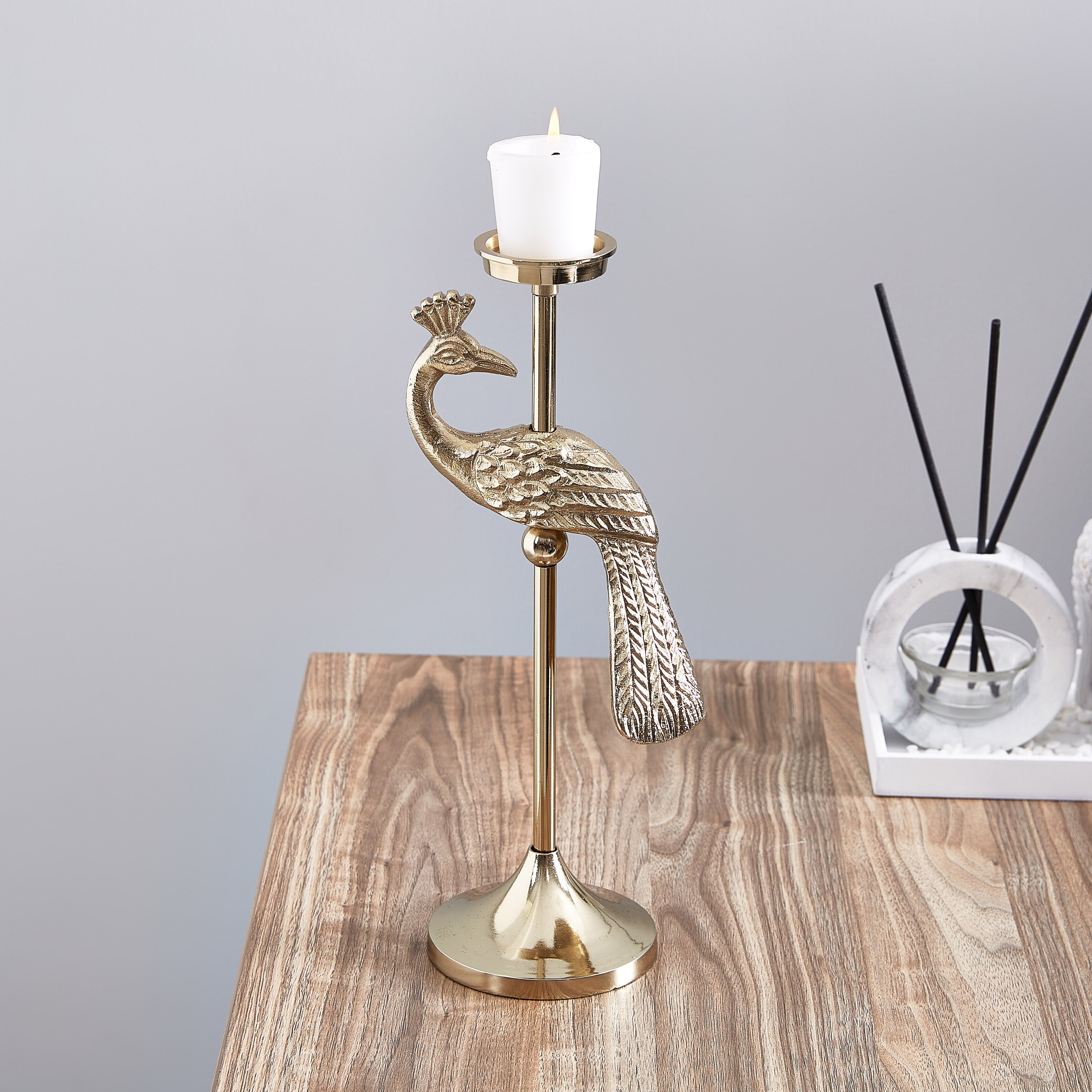 حامل شموع صغيرة مزين بتصميم طاووس-hbxlivingroom-decorandaccessories-candleholders-image-1
