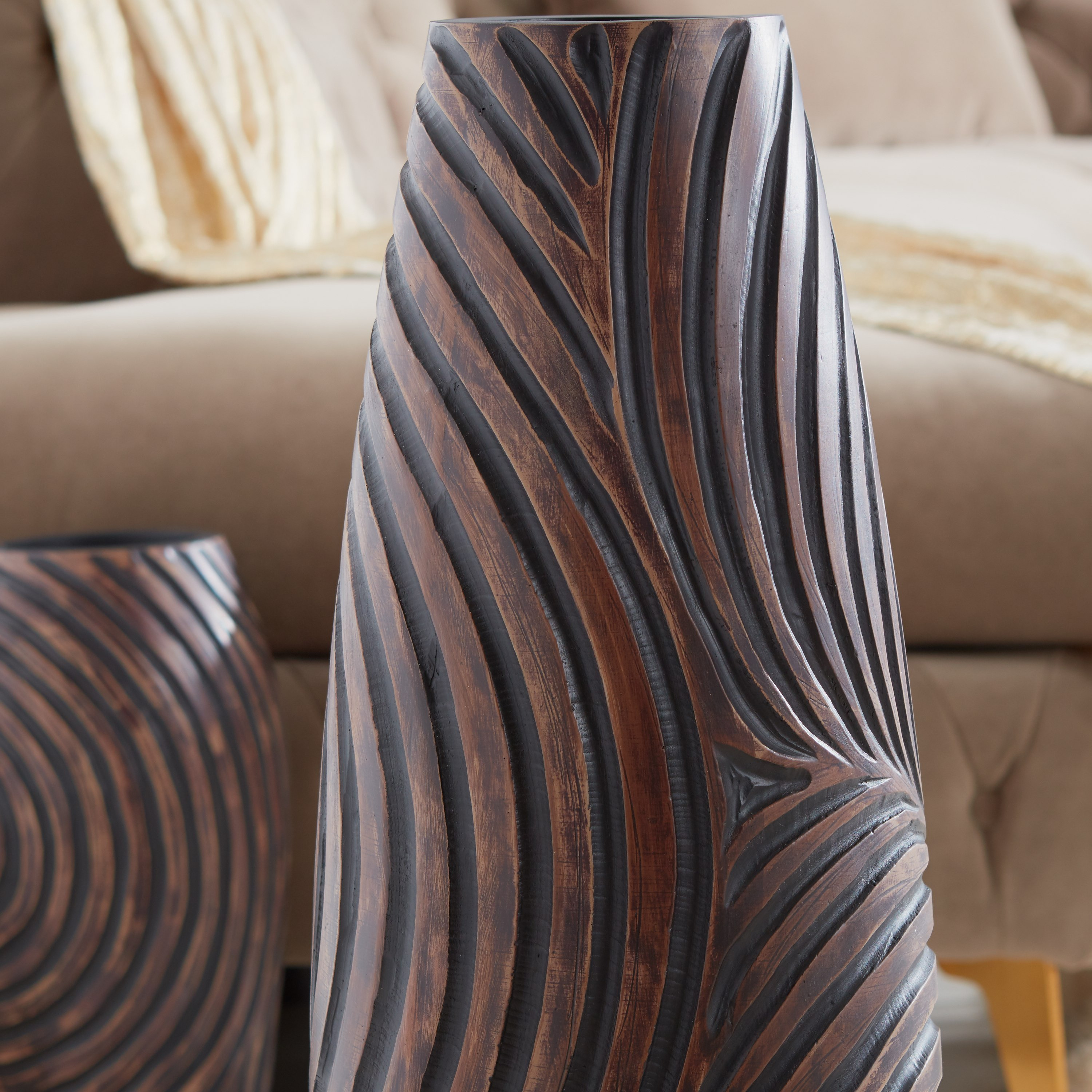 مزهرية بارزة الملمس من نايل -hbxbedroom-decorandaccessories-vases-image-3