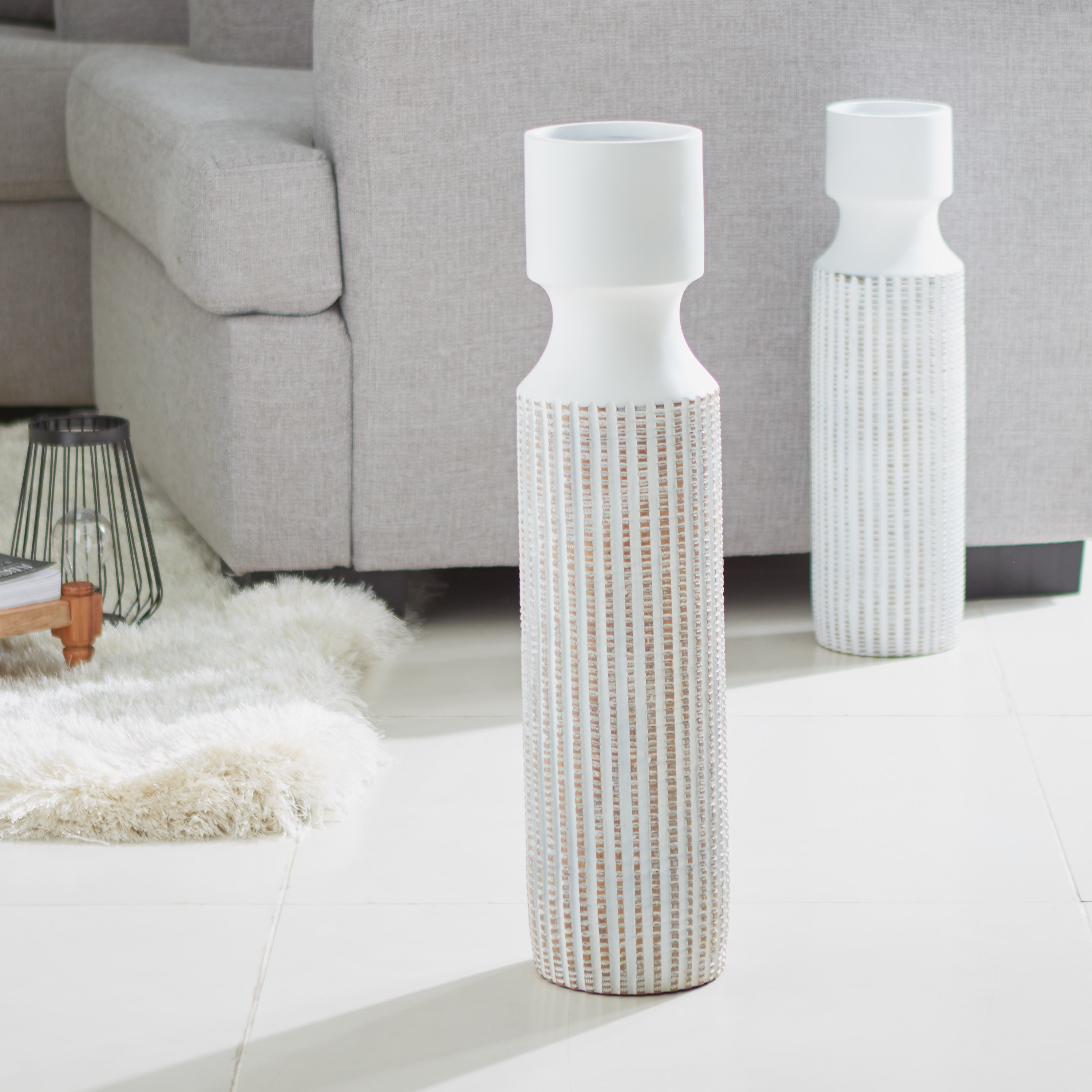 مزهرية منقوشة من دالي-hbxbedroom-decorandaccessories-vases-image-1