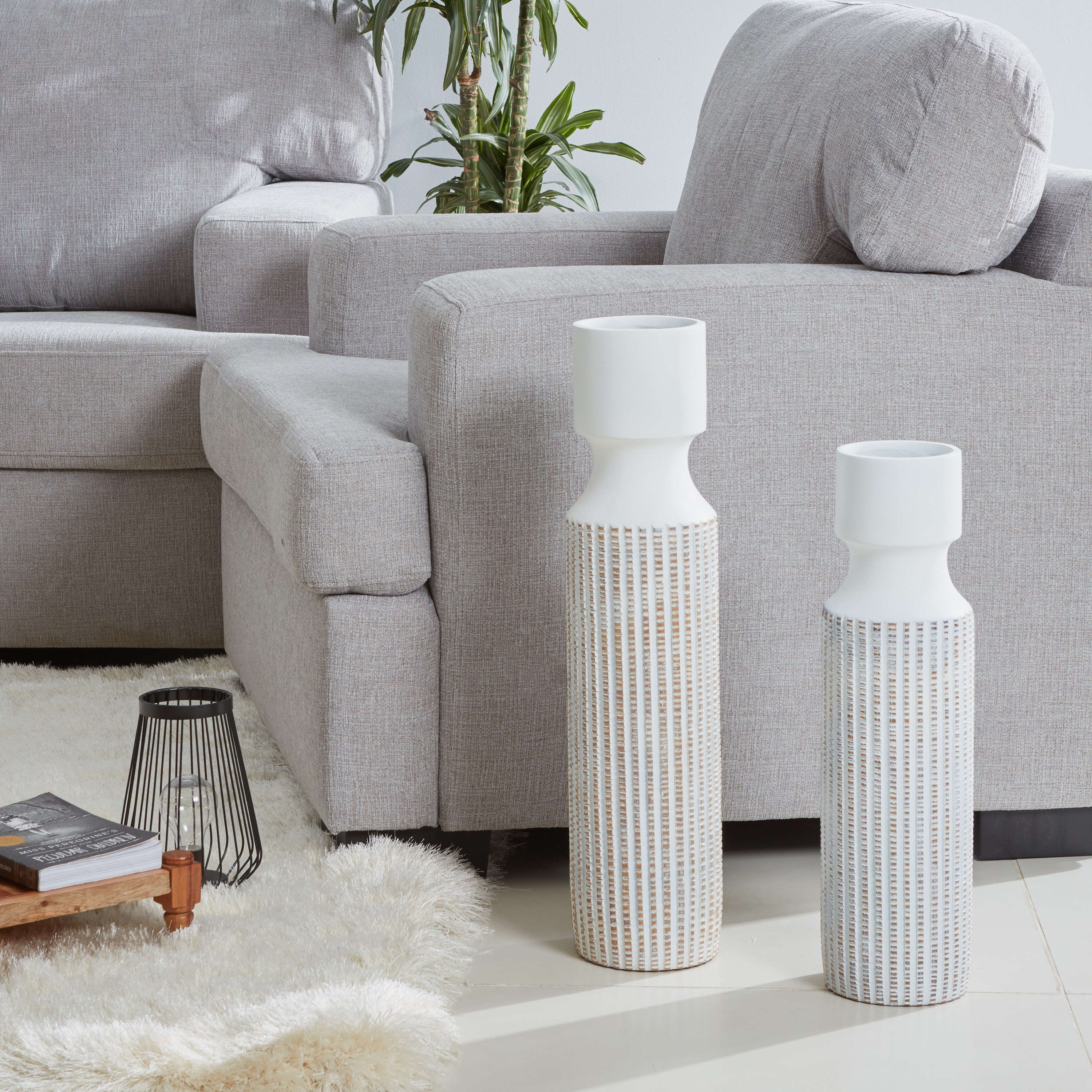 مزهرية منقوشة من دالي-hbxbedroom-decorandaccessories-vases-image-4