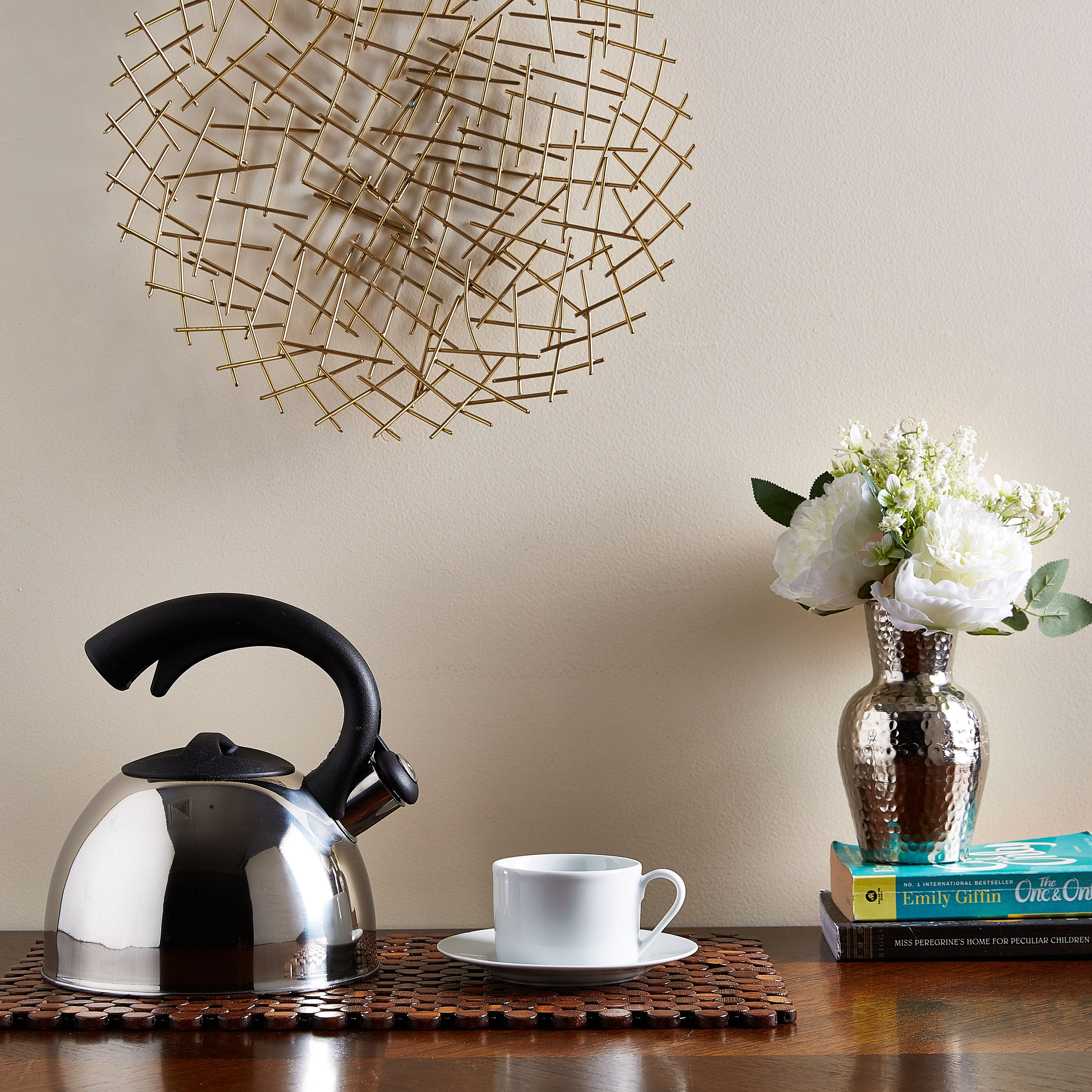 مزهرية ميتاليك بتشطيب مطروق-hbxbedroom-decorandaccessories-vases-image-4