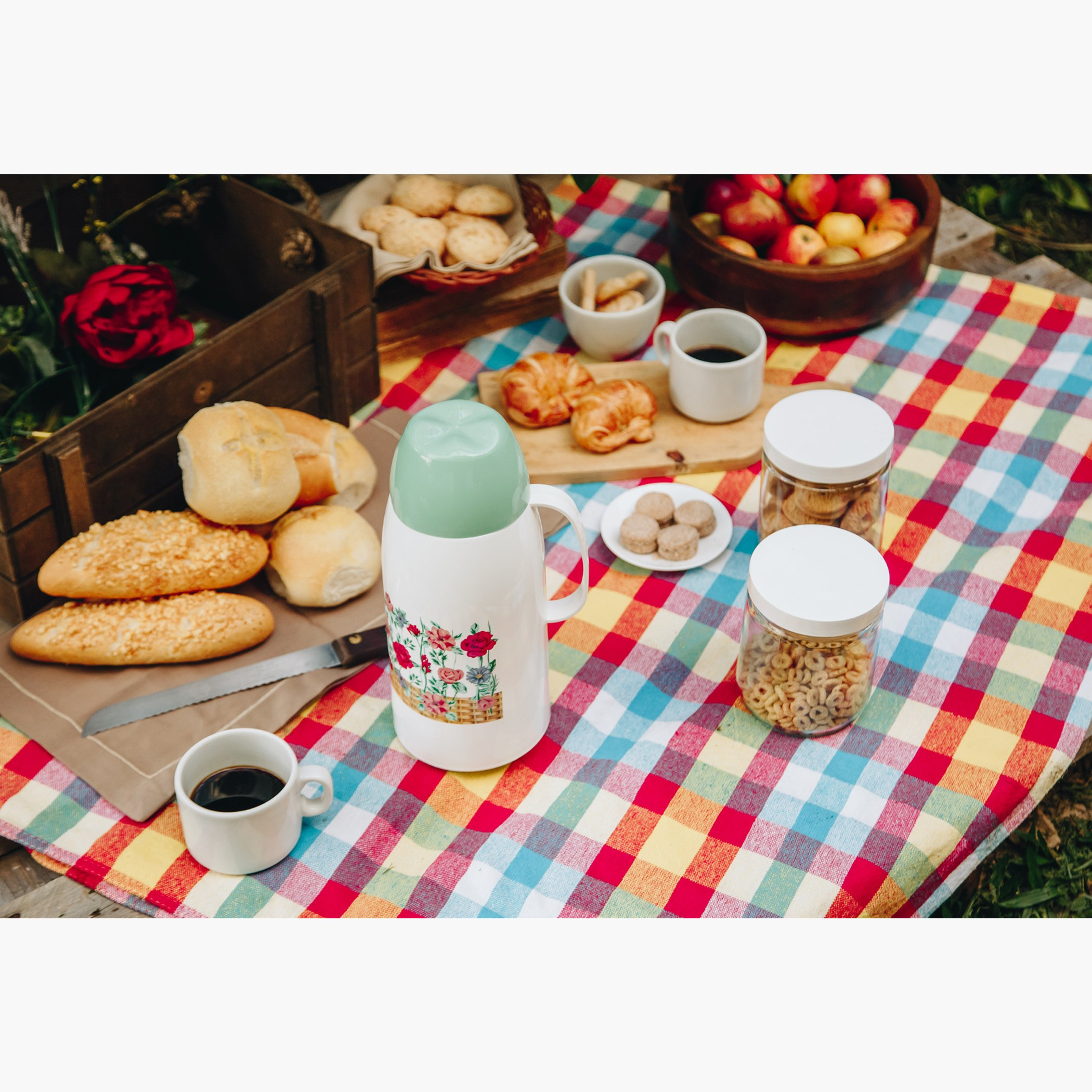 قارورة حرارية بطبعات زهور من إنفيكتا - 1 لتر-hbxhomeware-diningandtabletop-coffeeandteasets-image-4