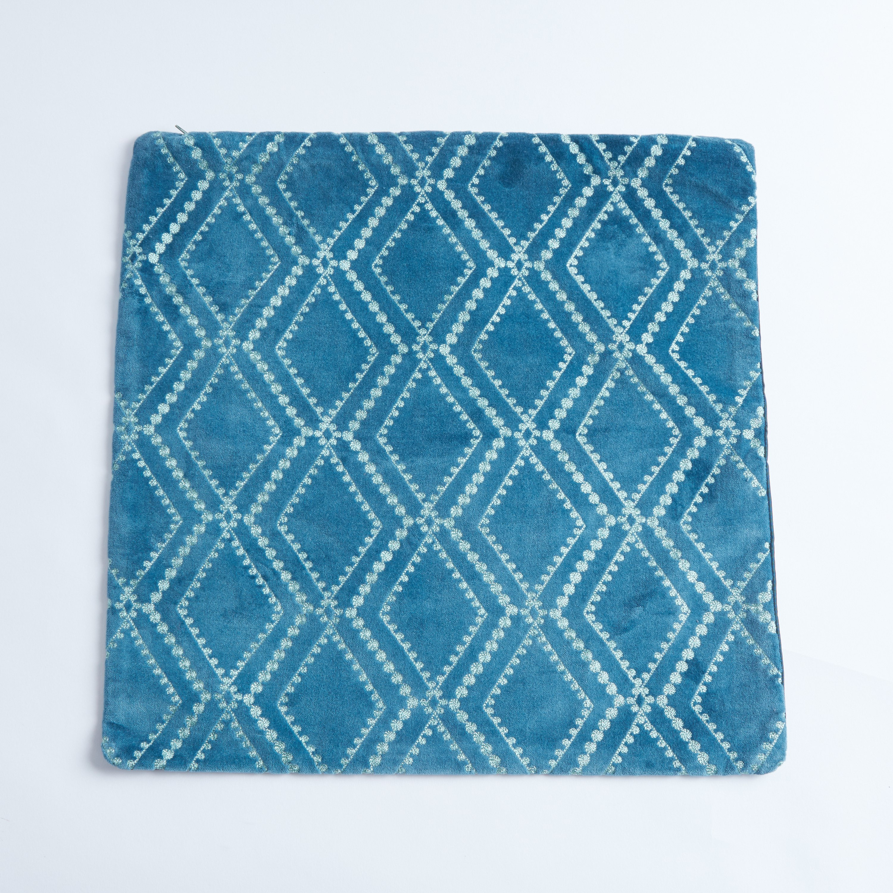 غطاء وسادة مطرّز من لوران- 40x40 سم-hbxhomeware-cushionsandcovers-cushioncovers-image-4