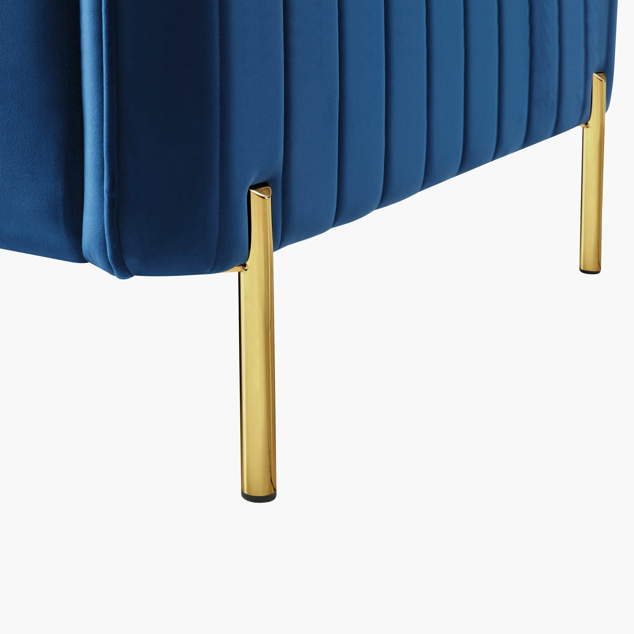 كنبة بـ 3 مقاعد ووسائد مبعثرة من مودينا-hbxlivingroom-sofasandarmchairs-sofas-image-8