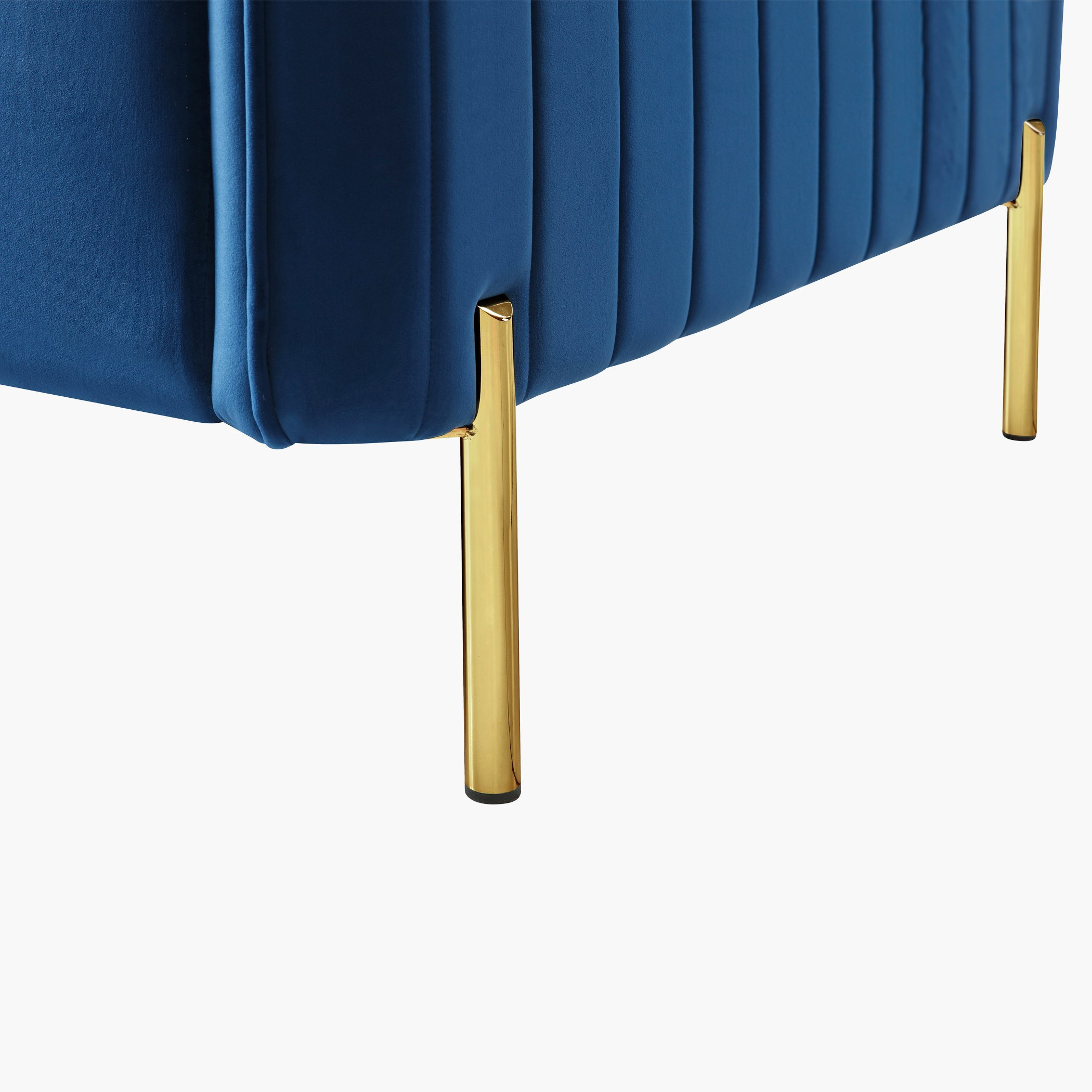 كنبة بمقعد واحد ووسائد مبعثرة من مودينا-hbxlivingroom-sofasandarmchairs-sofas-image-5