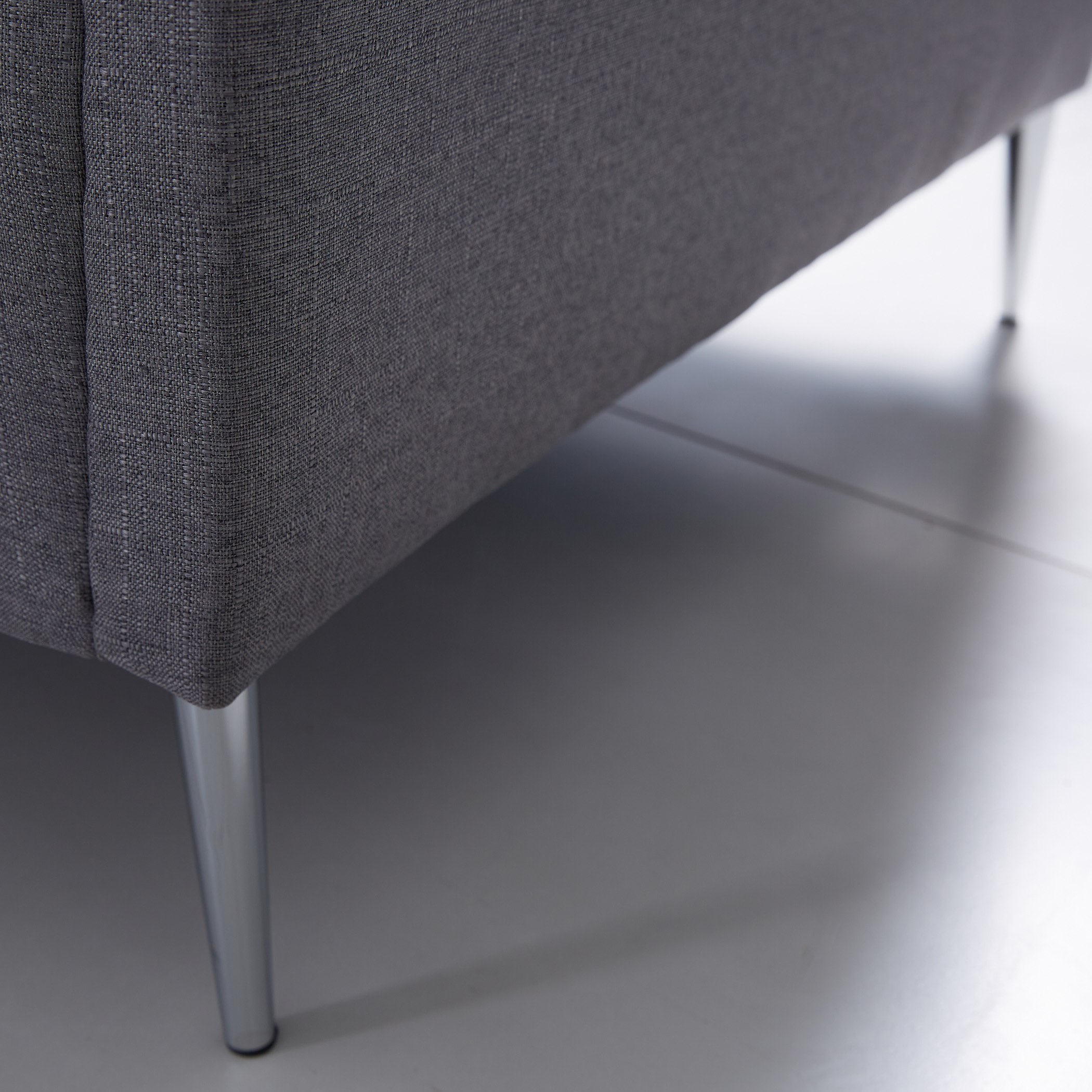 كنبة بمقعد واحد و وسادتين صغيرتين من نيوتون-hbxlivingroom-sofasandarmchairs-sofas-image-4
