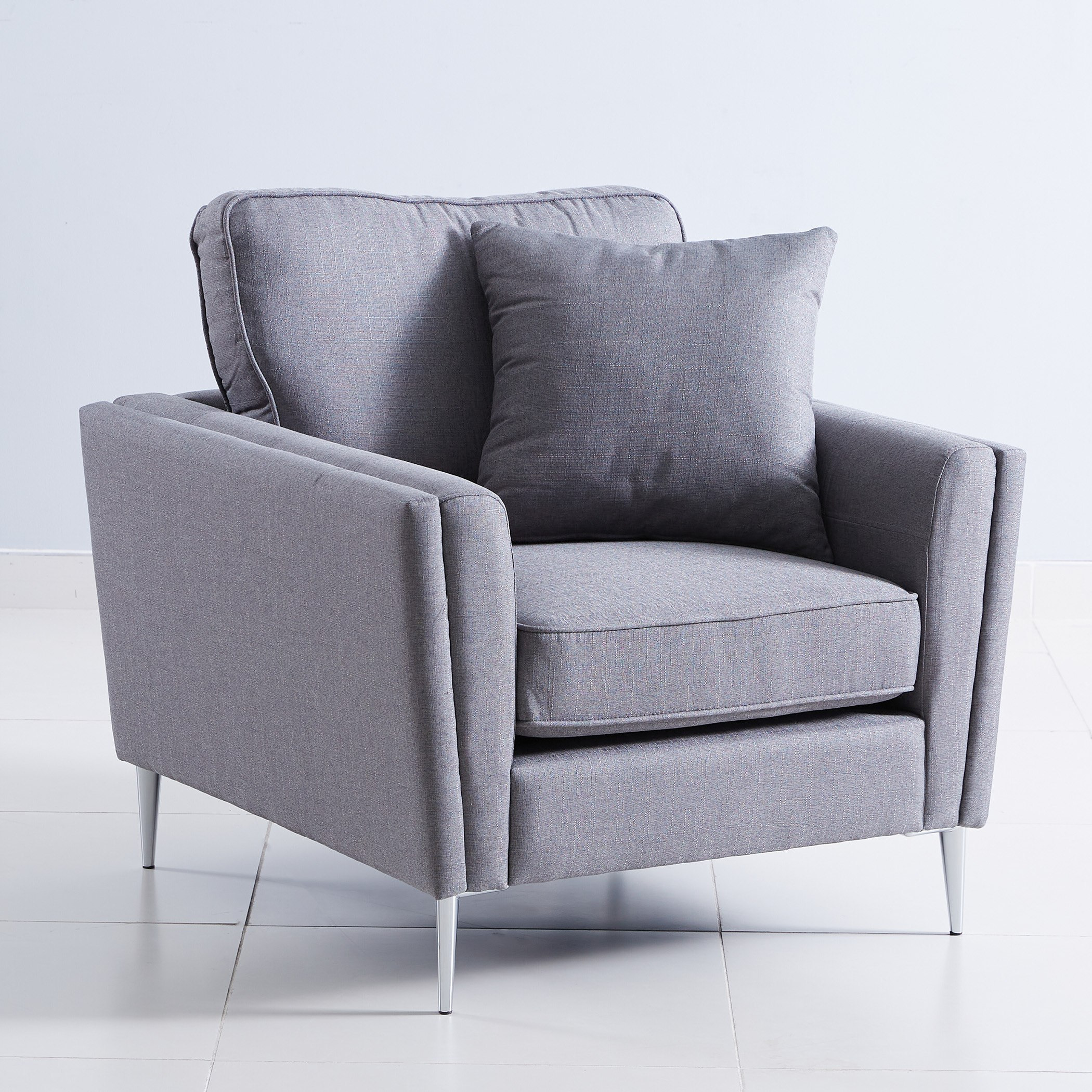 كنبة بمقعد واحد و وسادتين صغيرتين من نيوتون-hbxlivingroom-sofasandarmchairs-sofas-image-6