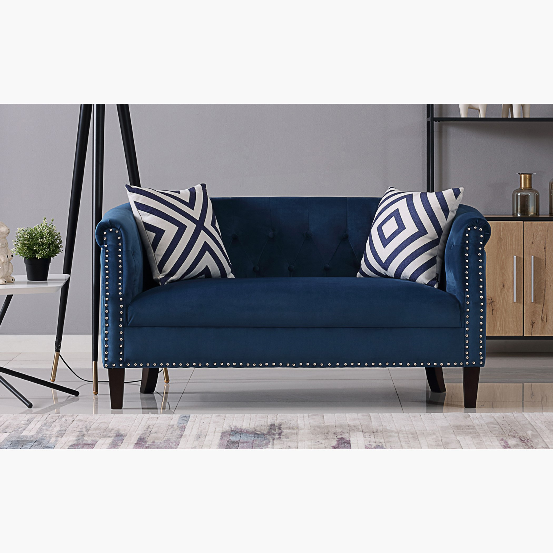 كنبة مخمليّة مقعدين من لوكس-hbxlivingroom-sofasandarmchairs-sofas-image-1