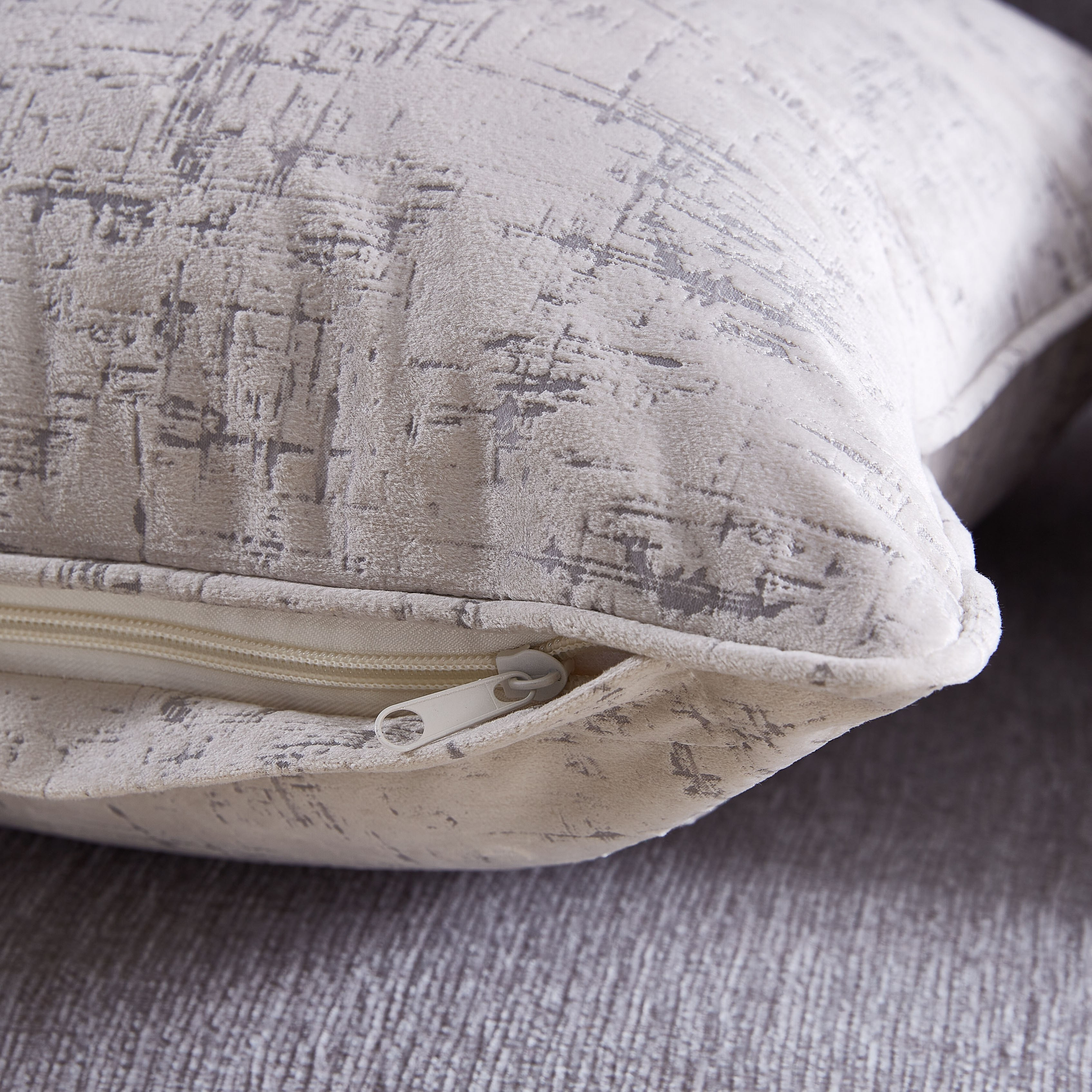 غطاء وسادة بطبعات من أودري - 45x45 سم-hbxhomeware-cushionsandcovers-cushioncovers-image-2