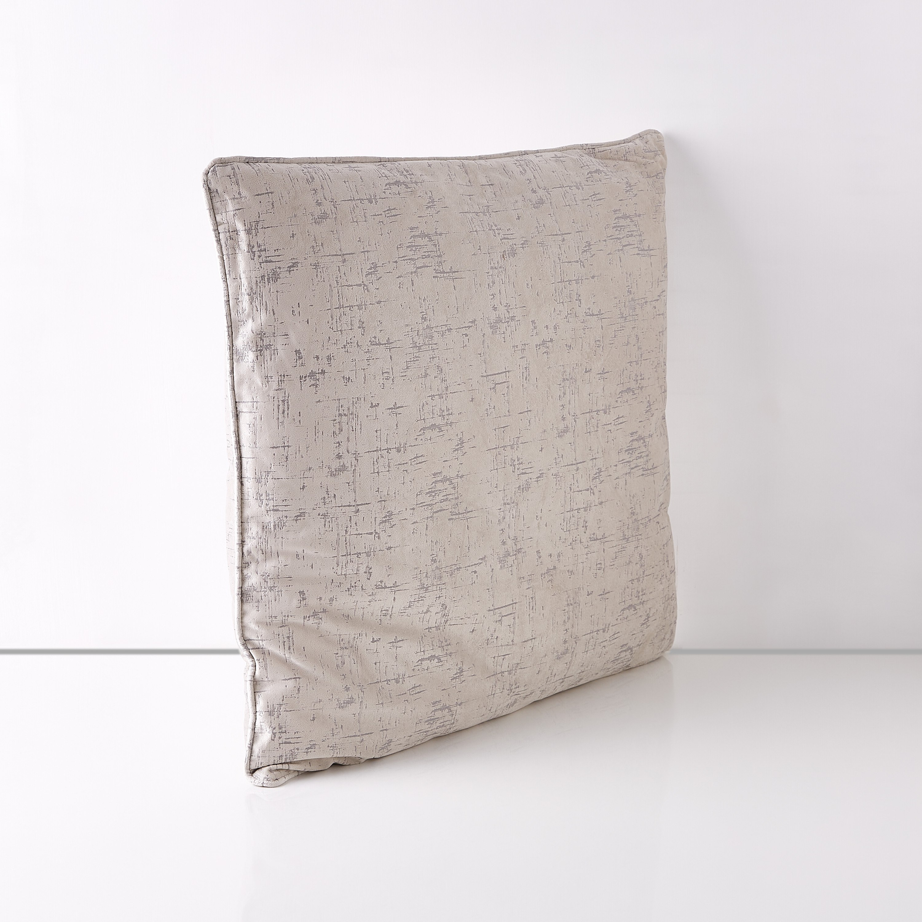 وسادة مخمليّة بارزة الملمس من أودري - 65x65 سم-hbxlivingroom-furnishings-cushionsandcovers-filledcushions-image-4