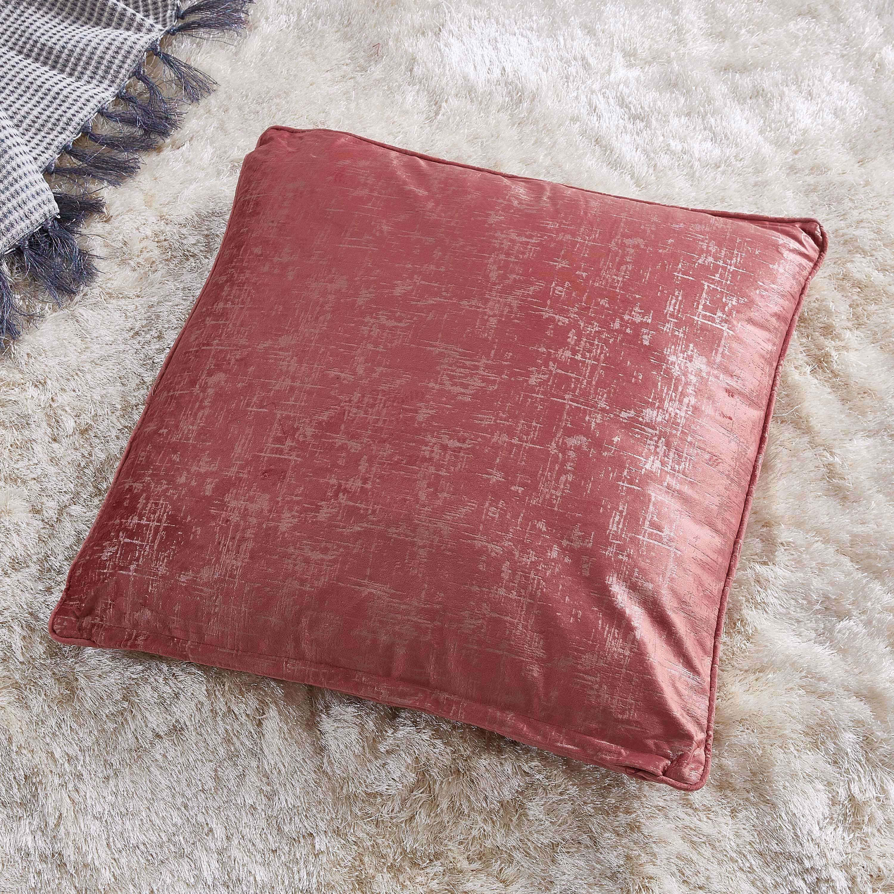وسادة مخملية بارزة الملمس من أودري - 65 × 65 سم-hbxlivingroom-furnishings-cushionsandcovers-filledcushions-image-1