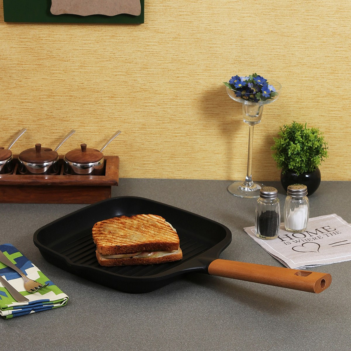 مقلاة شواء سيزار بمقبض خشبي من واندرشيف - 24 سم-hbxkitchen-kitchenware-foodpreparation-image-2