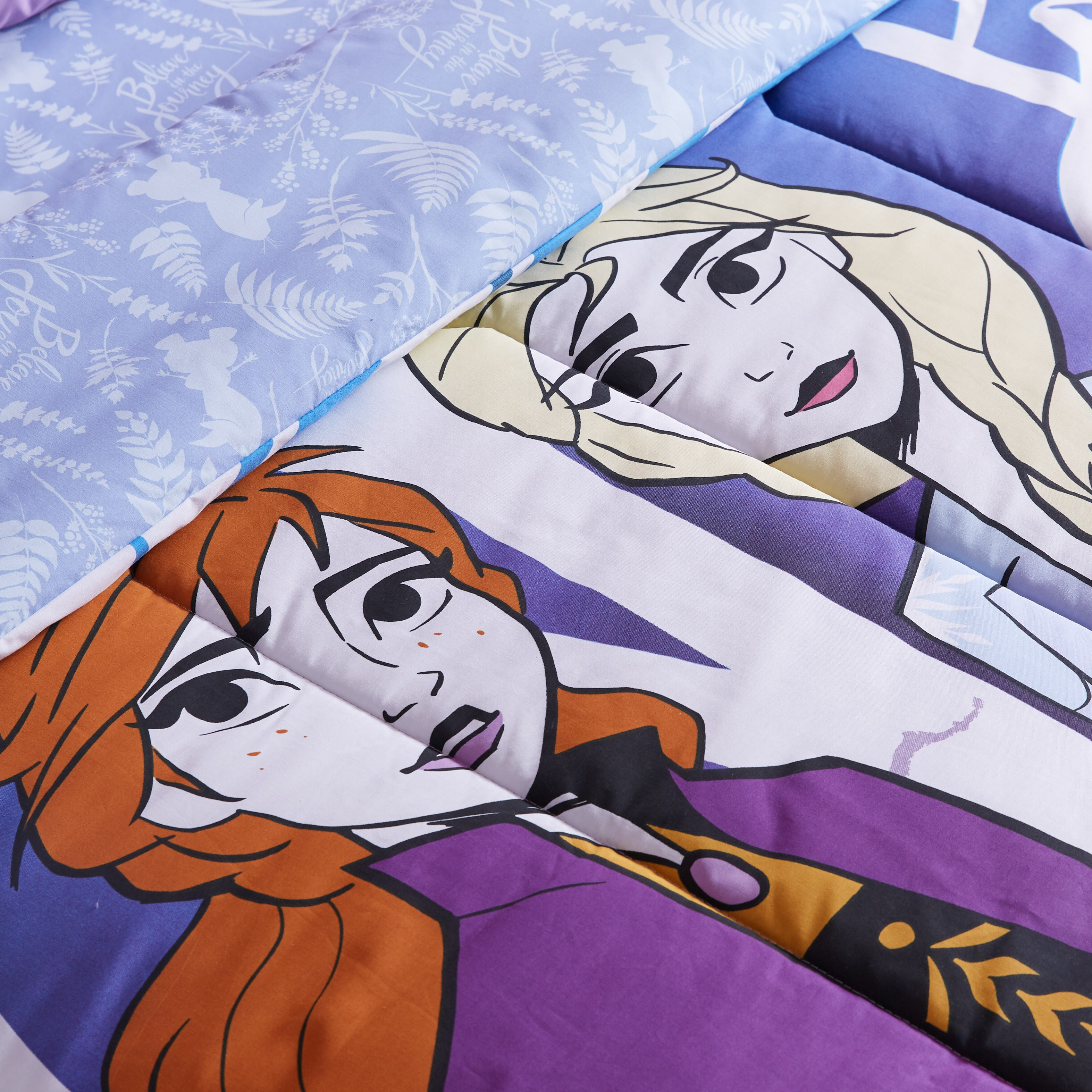 طقم ألحفة وبياضات بطبعات فروزن- 4 قطع-hbxhomeware-hbxkidsandyouth-image-4