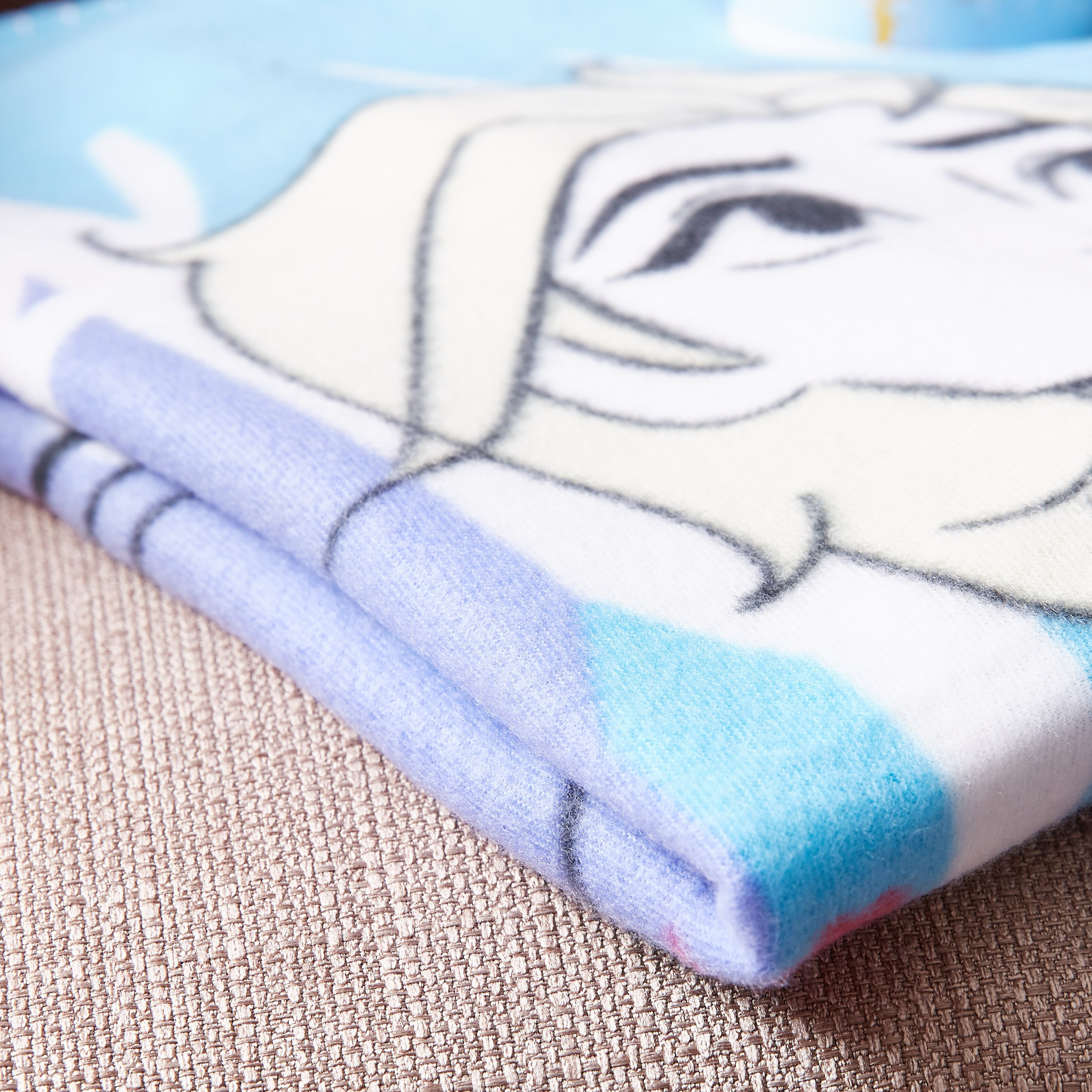 طقم قدح وبطّانية صوف بطبعات فروزن-hbxhomeware-hbxkidsandyouth-image-2