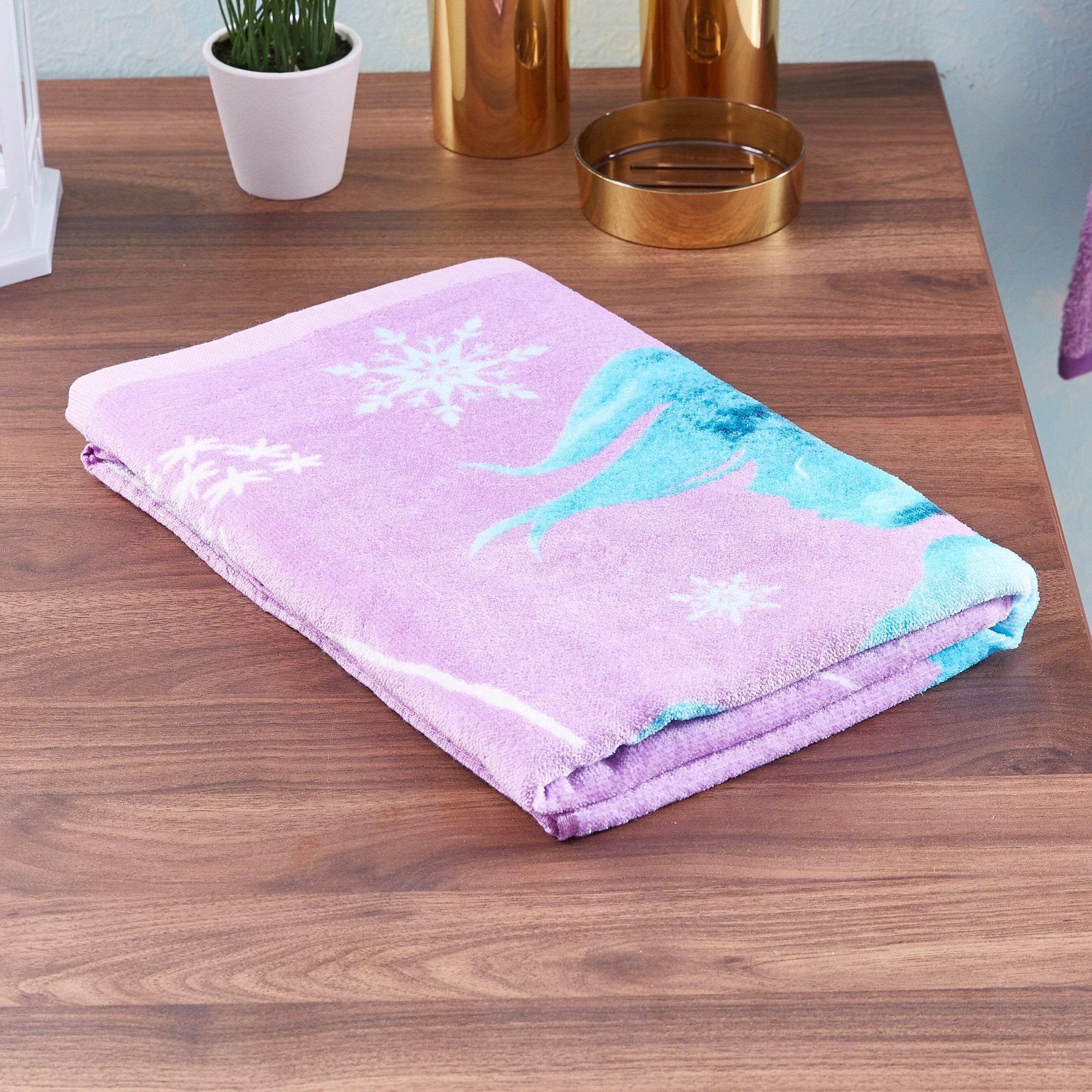 منشفة قطن بارزة الملمس بطبعات فروزن-hbxhomeware-hbxkidsandyouth-image-1