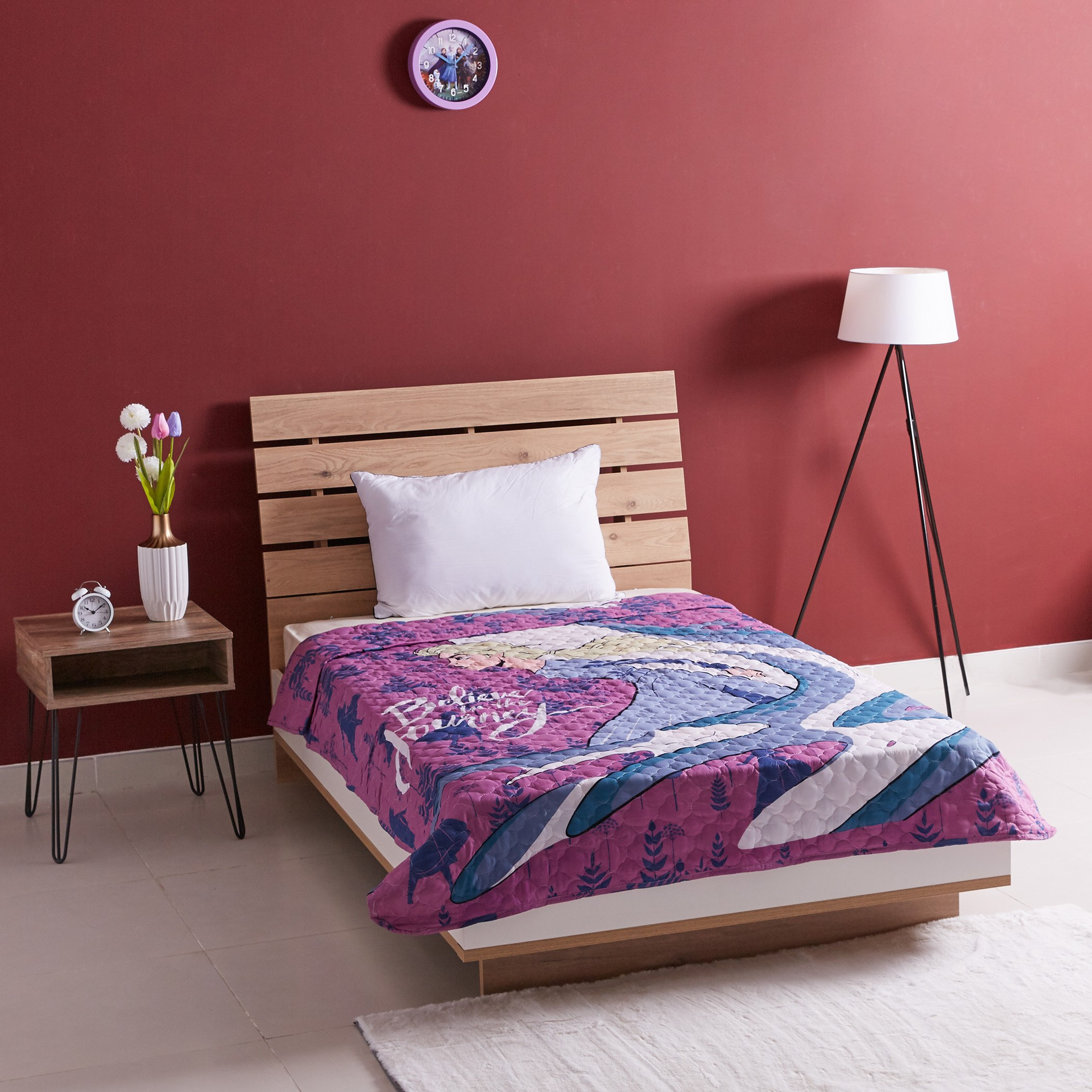 مفرش سرير مبطن بطبعات فروزن- 160x220 سم-hbxhomeware-hbxkidsandyouth-image-4