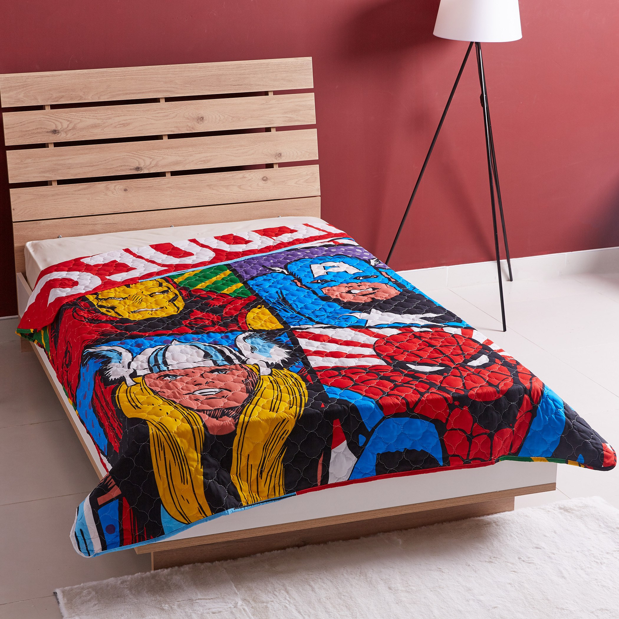 مفرش سرير مبطّن بطبعات أفينجرز - 160x220 سم-hbxhomeware-hbxkidsandyouth-image-1