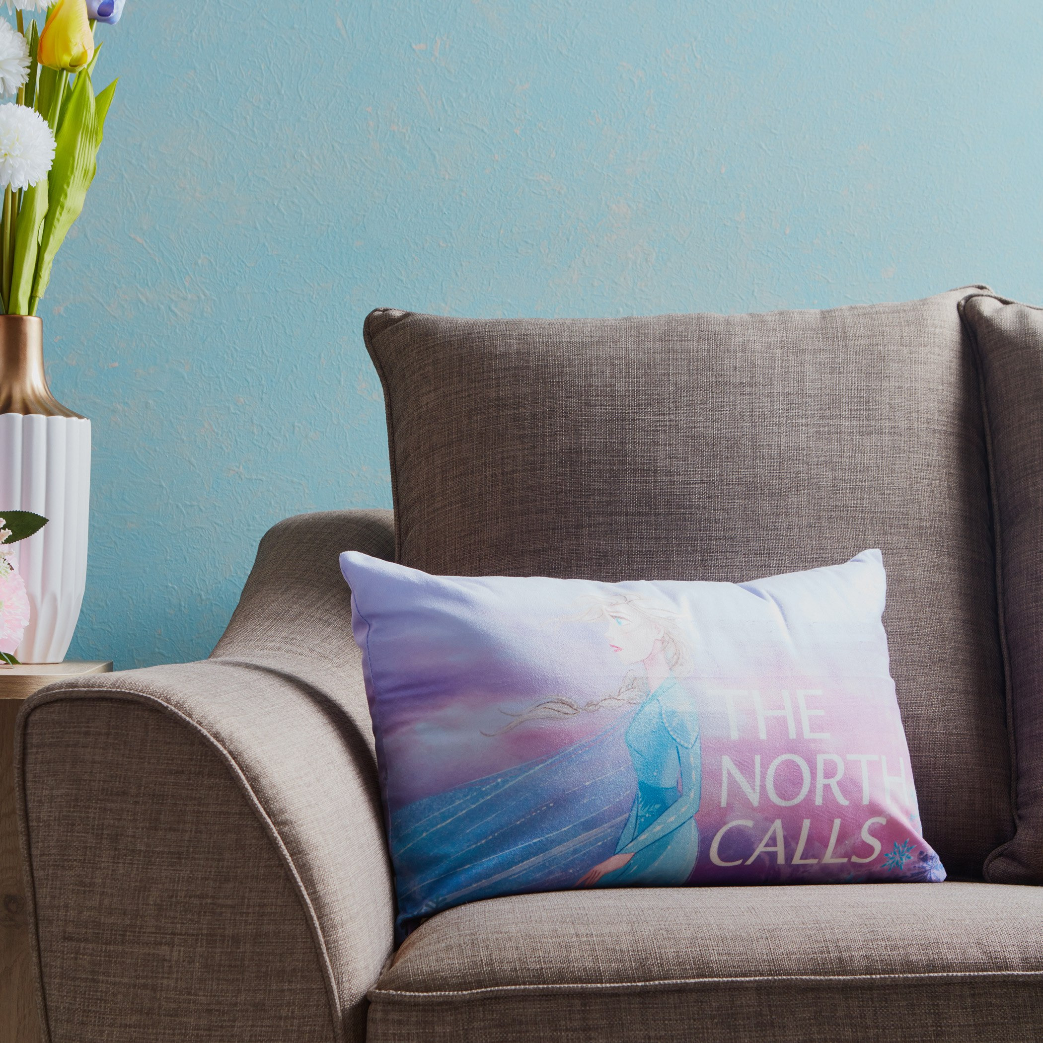 وسادة بطبعات تيبوغرافية فروزن- 50x30 سم-hbxhomeware-hbxkidsandyouth-image-1