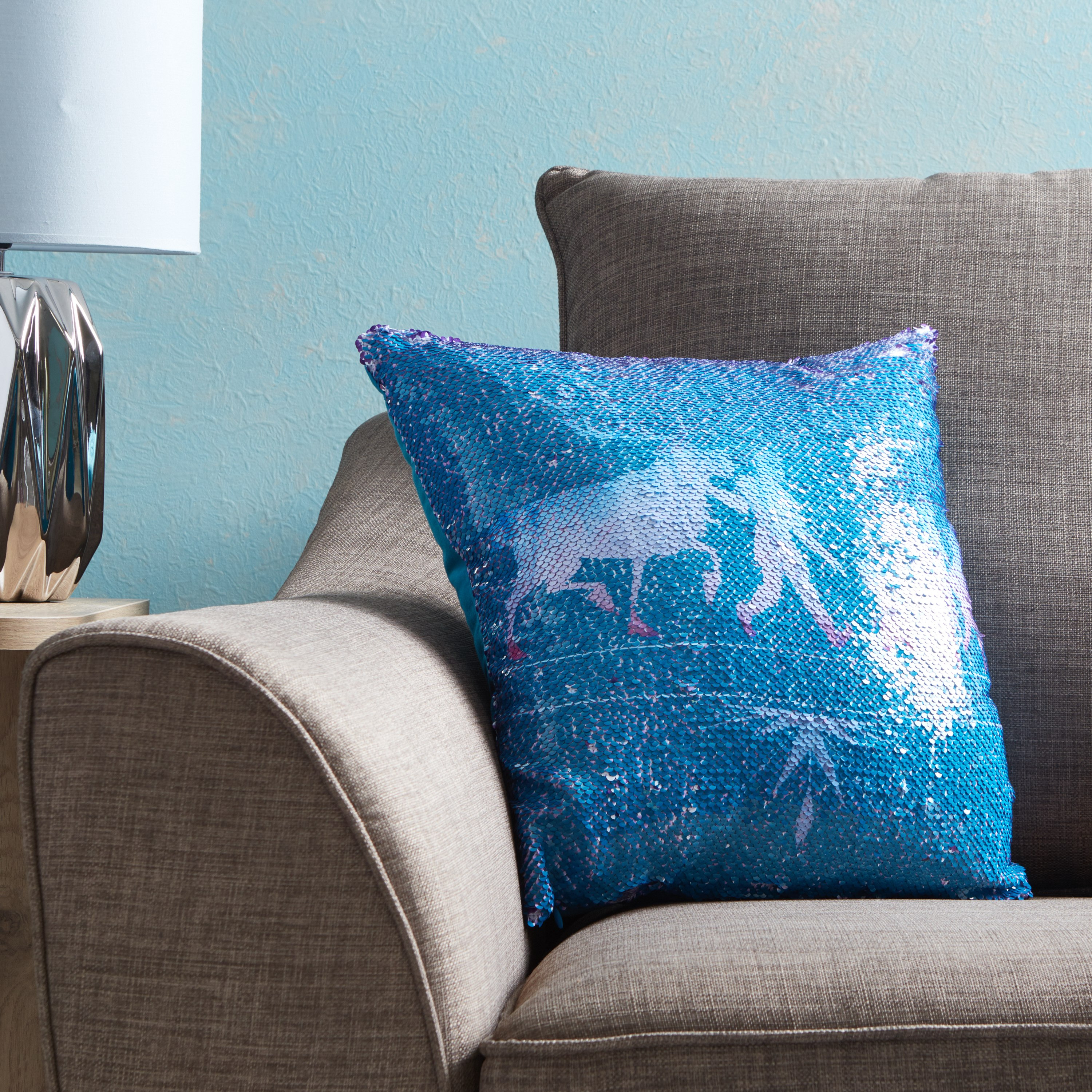 وسادة مطرزة فروزن ثنائية الاتجاه - 40 × 40 سم-hbxhomeware-hbxkidsandyouth-image-1