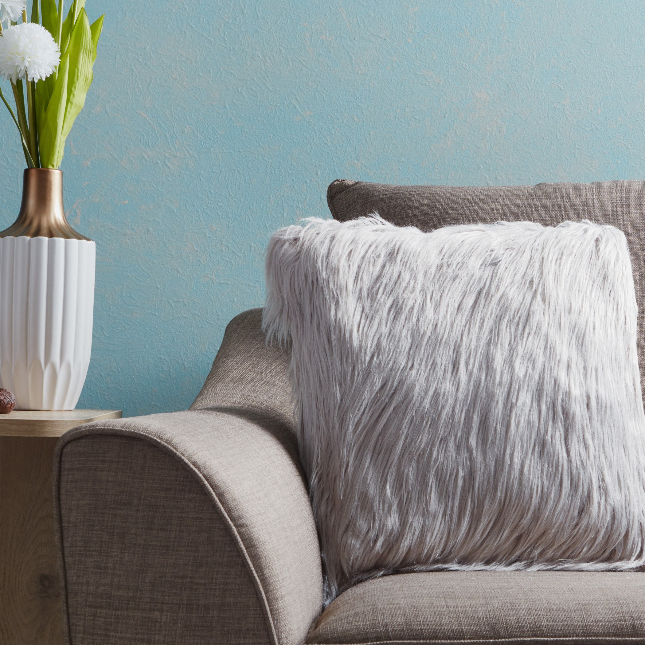 وسادة فرو اصطناعي من نورديك - 43x43 سم-hbxlivingroom-furnishings-cushionsandcovers-filledcushions-image-3