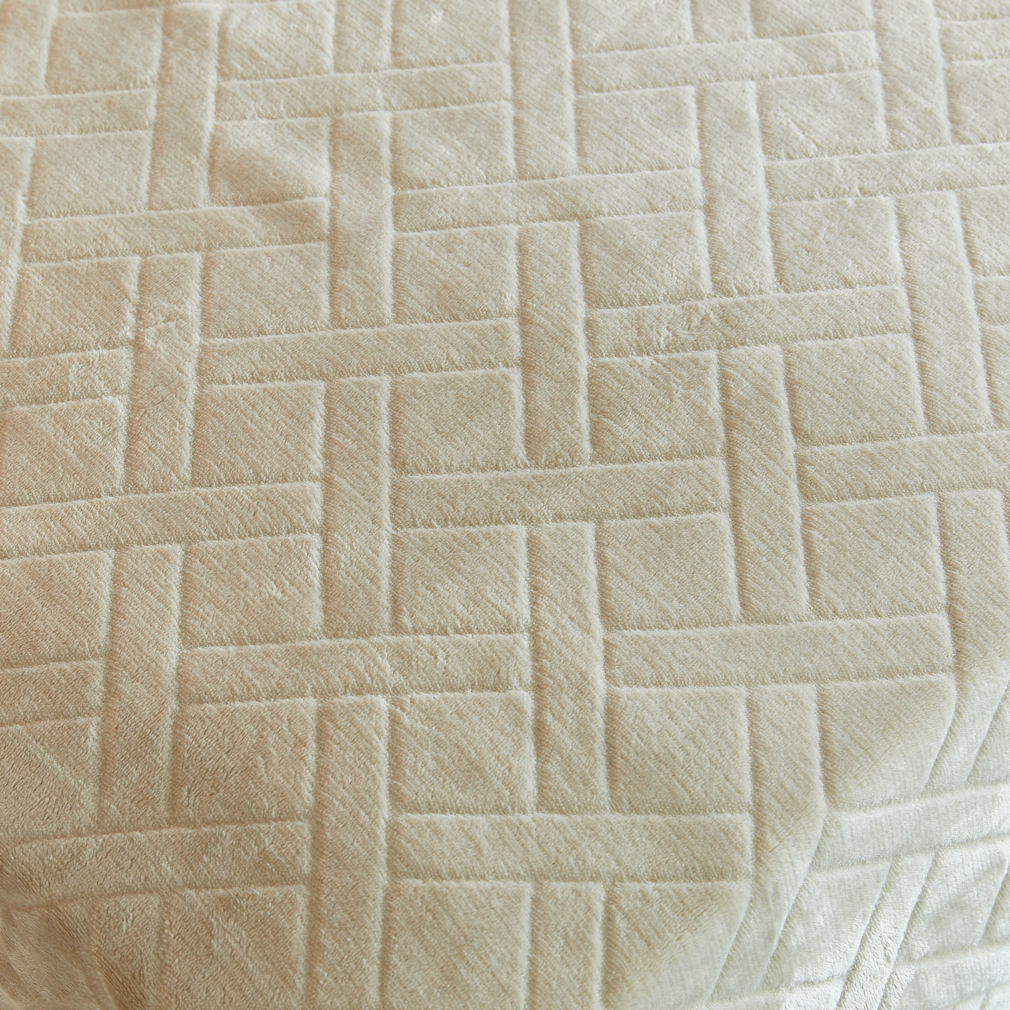 بطانية فلانيل كوين منقوشة من نوفا - 200x220 سم-hbxhomeware-hbxbedroom-image-4